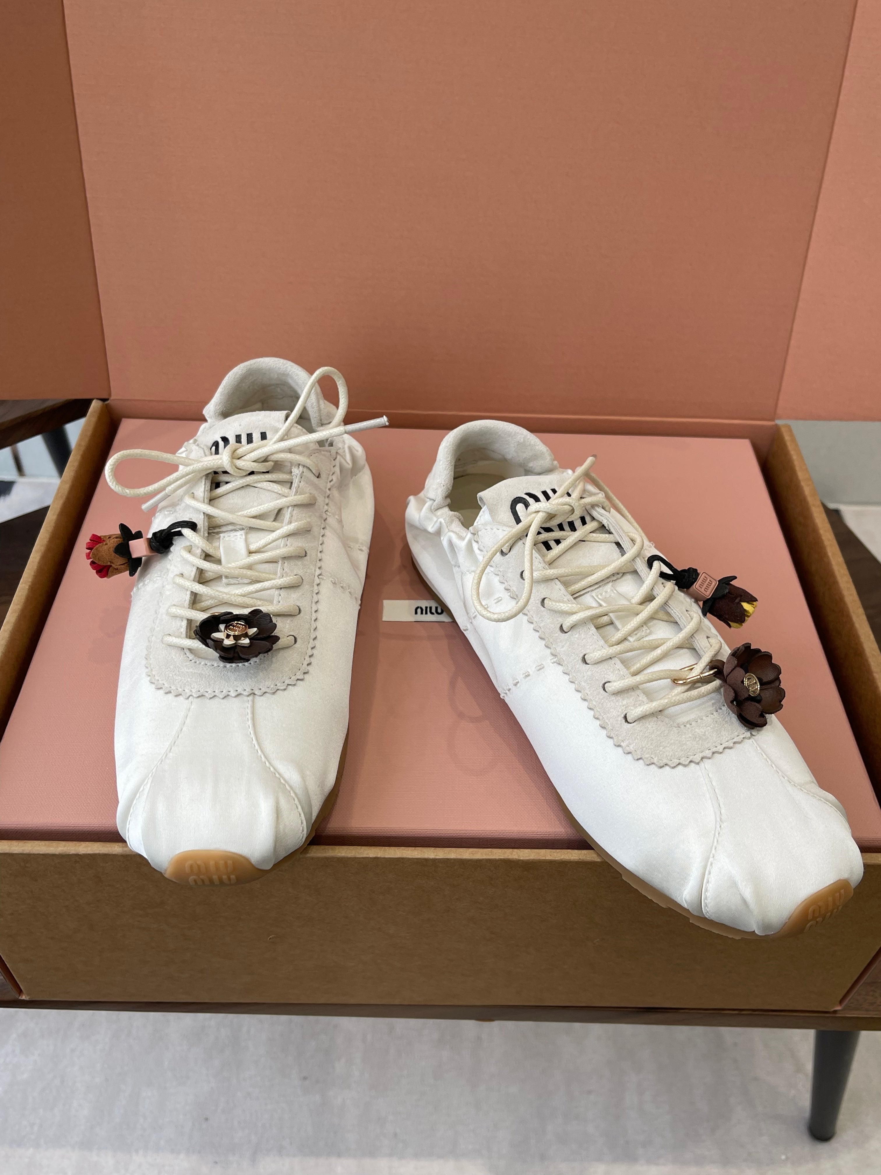 MIUMIU 26S SNEAKERS IN IVORY WHITE PLUME SATIN