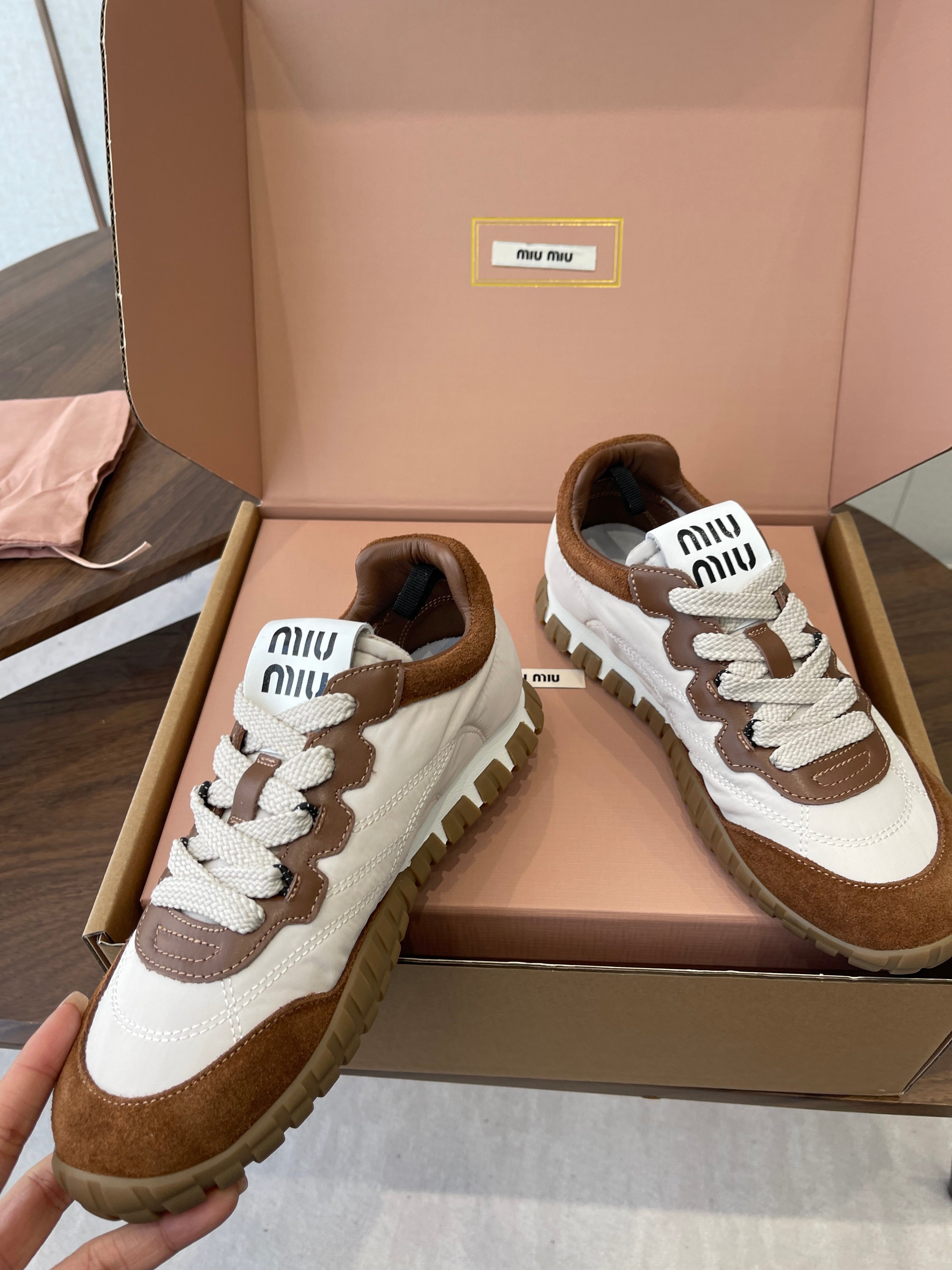 MIUMIU 26S SNEAKERS IN WHITE AND CARAMEL BROWN FABRIC AND SUEDE