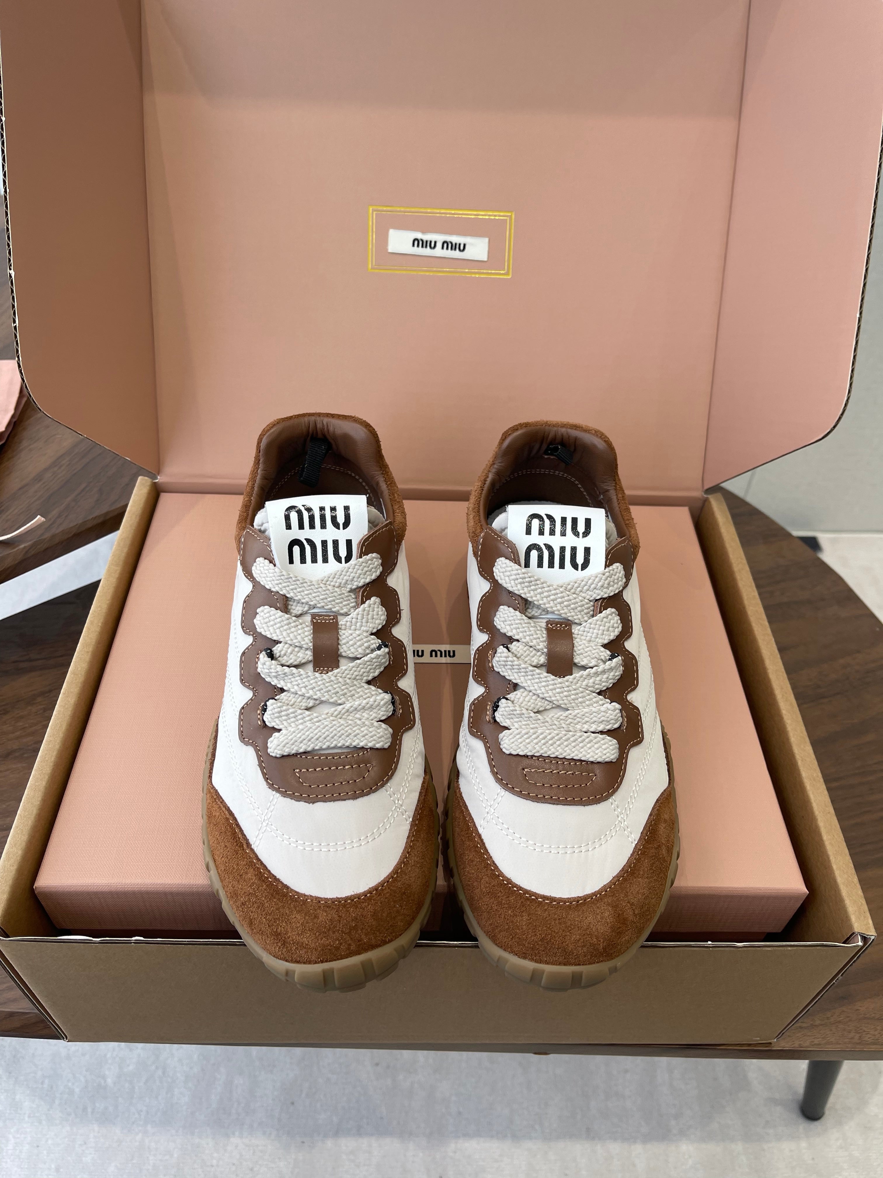 MIUMIU 26S SNEAKERS IN WHITE AND CARAMEL BROWN FABRIC AND SUEDE