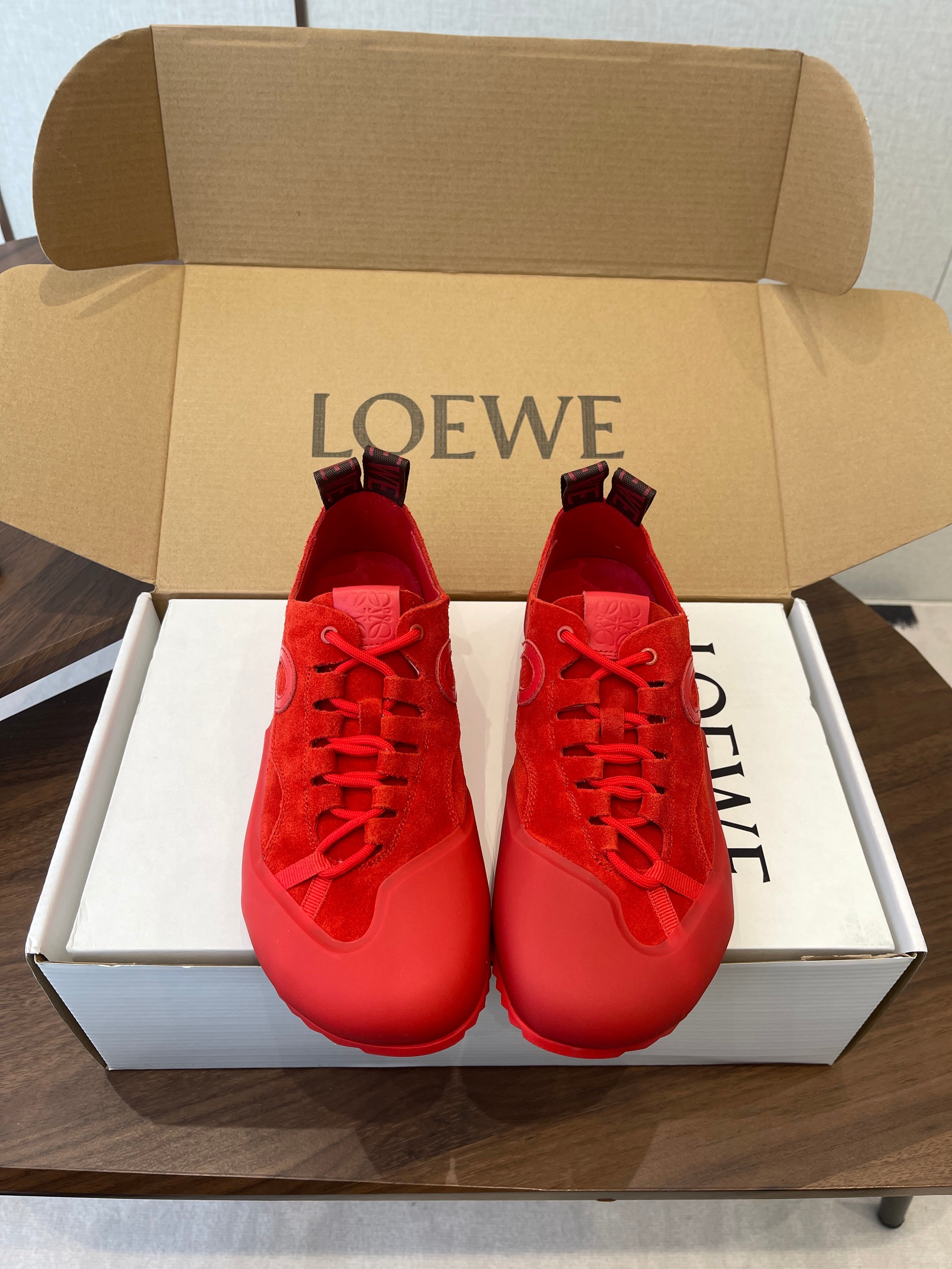 LOEWE 26S FLOW RUNNER SNEAKER 20MM IN DARK RED SUEDE