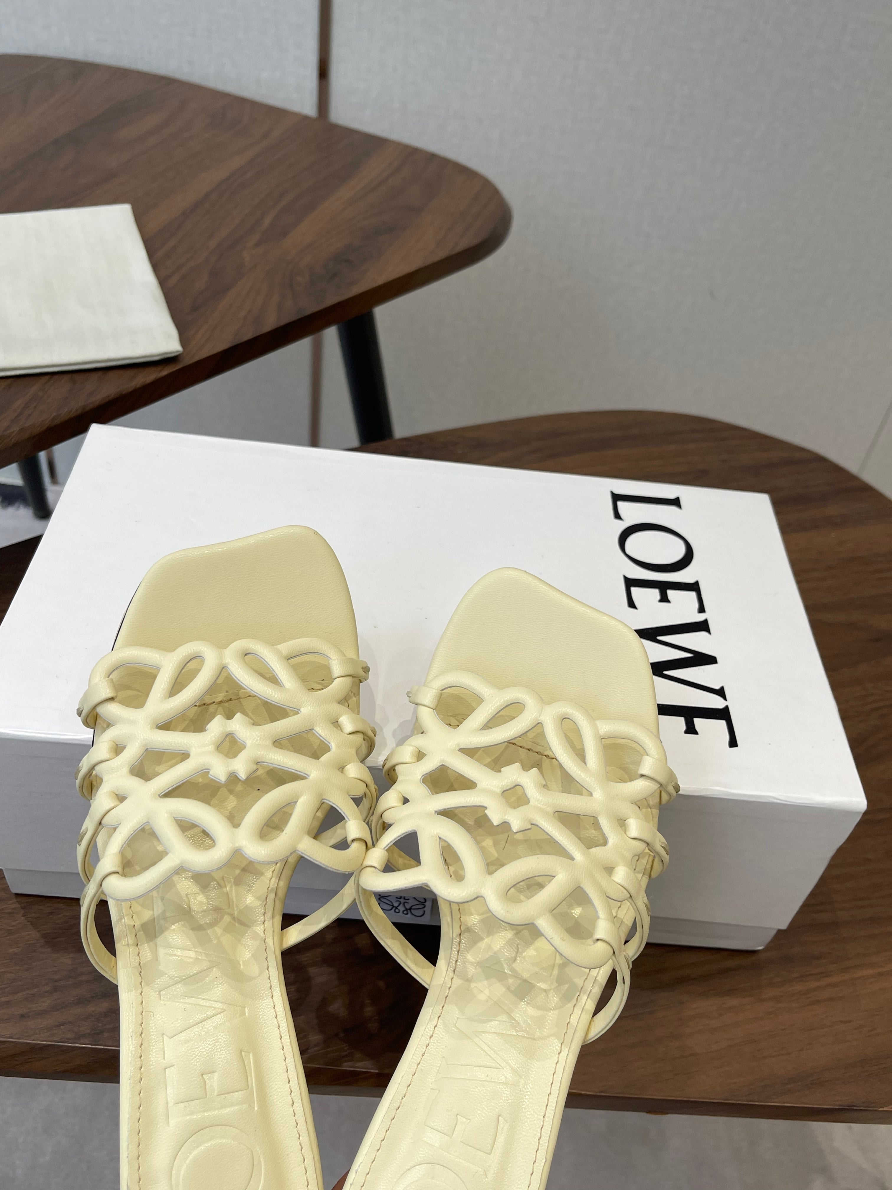LOEWE 26S HIGH HEEL SANDALS IN LIGHT YELLOW CALFSKIN
