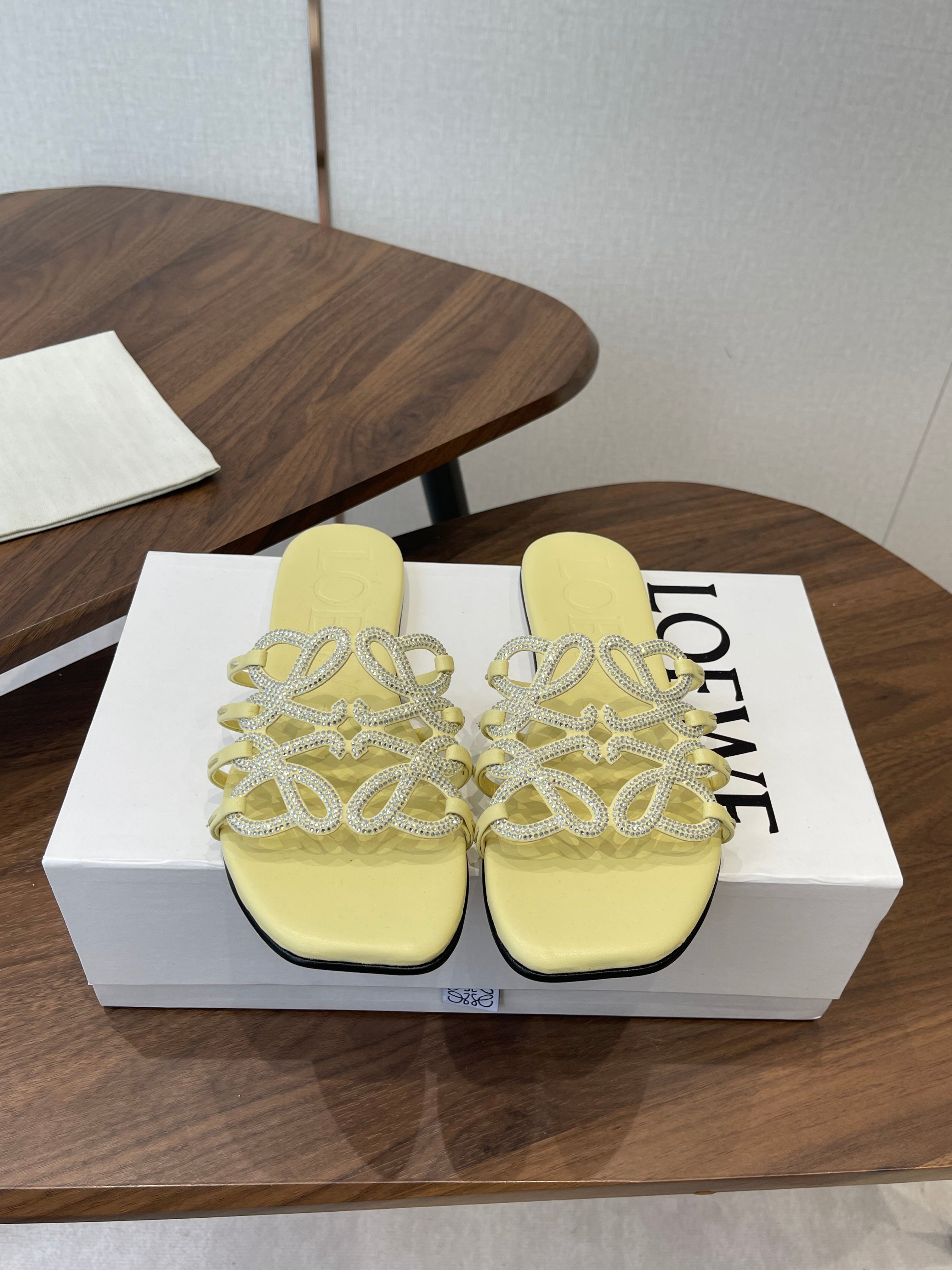 LOEWE 26S FLAT SANDALS IN YELLOW CALFSKIN WITH CRYSTALS