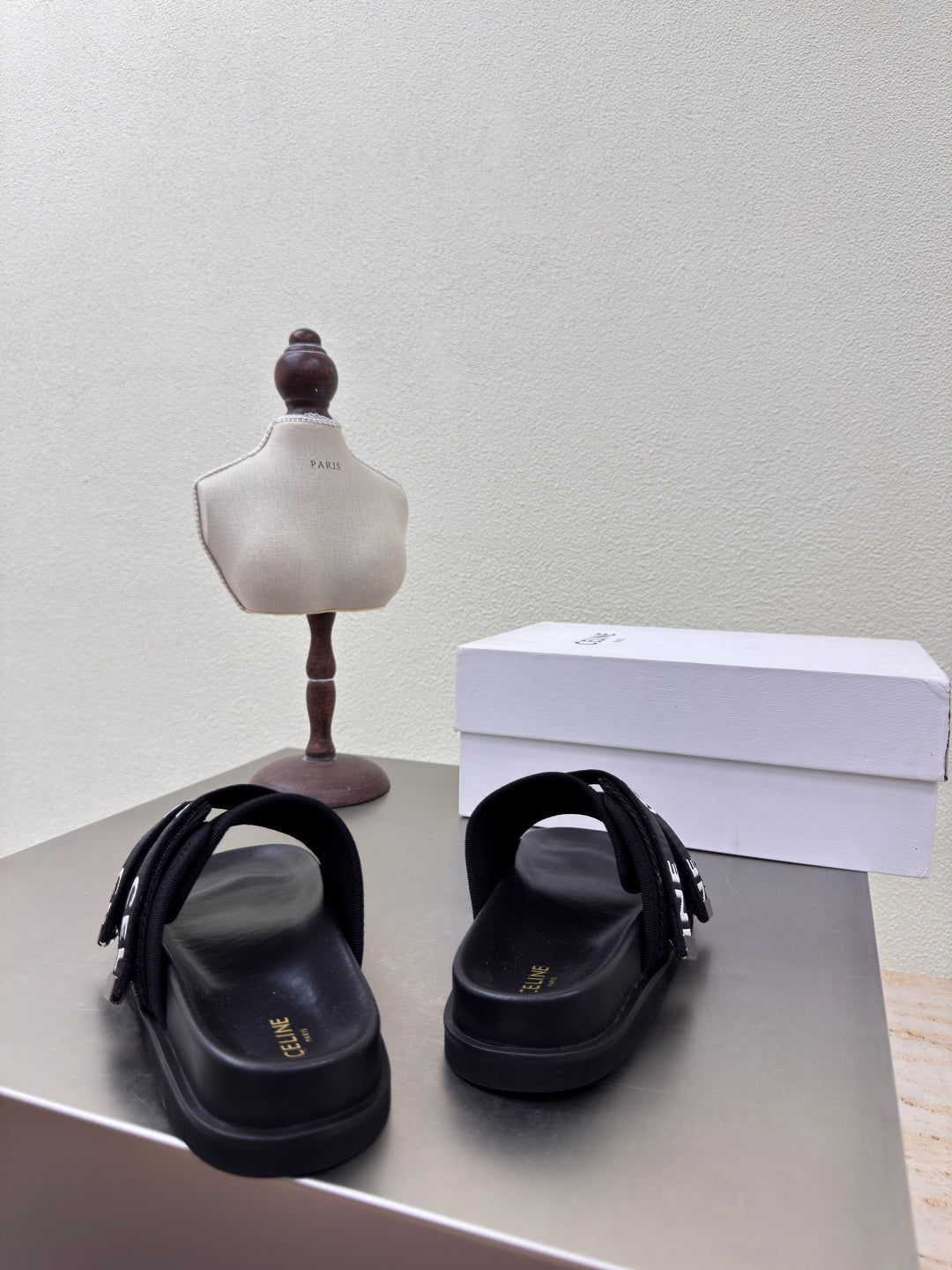 CELINE 25S FLAT SANDALS ARC DE TRIOMPHE IN BLACK CALFSKIN AND CANVAS