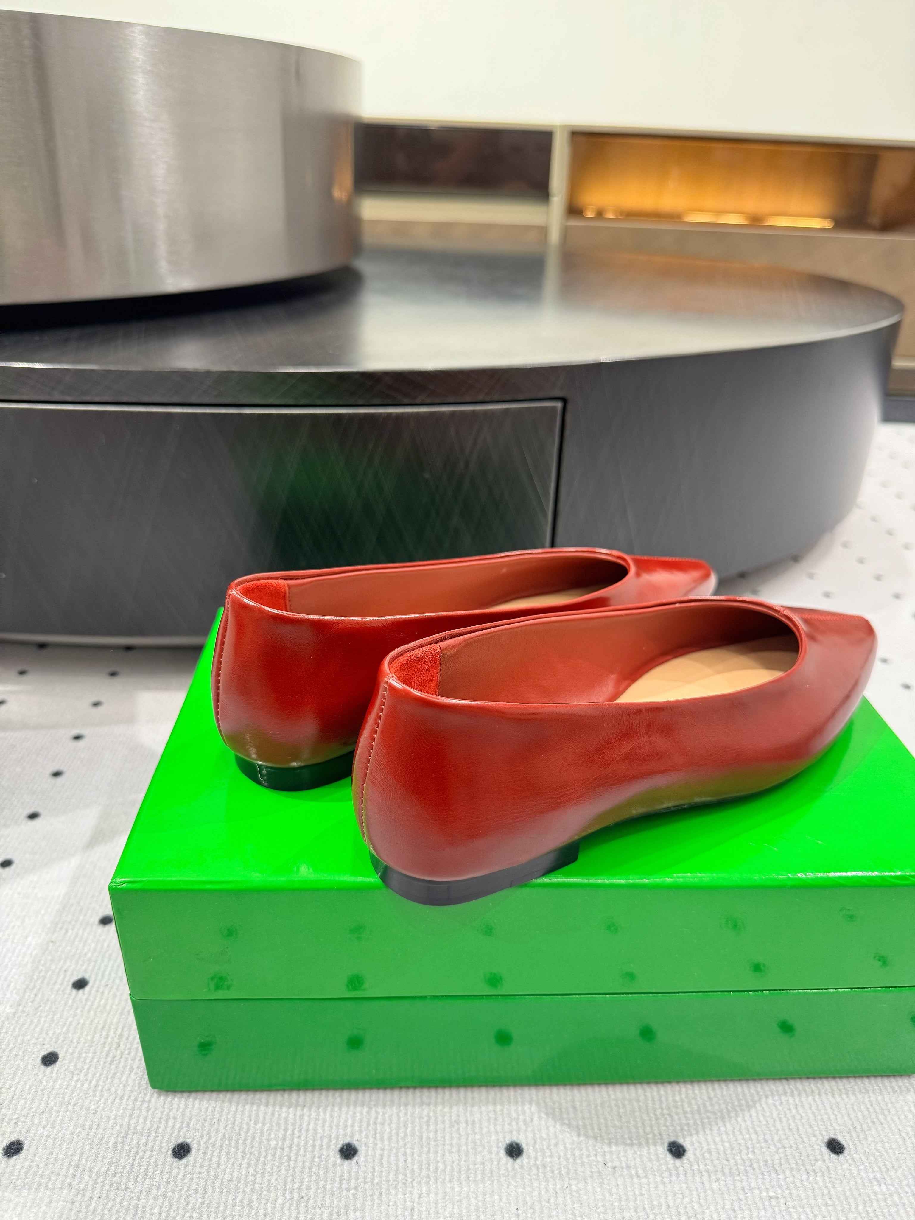 BOTTEGA VENETA 26S BALLET FLATS IN RED CALFSKIN