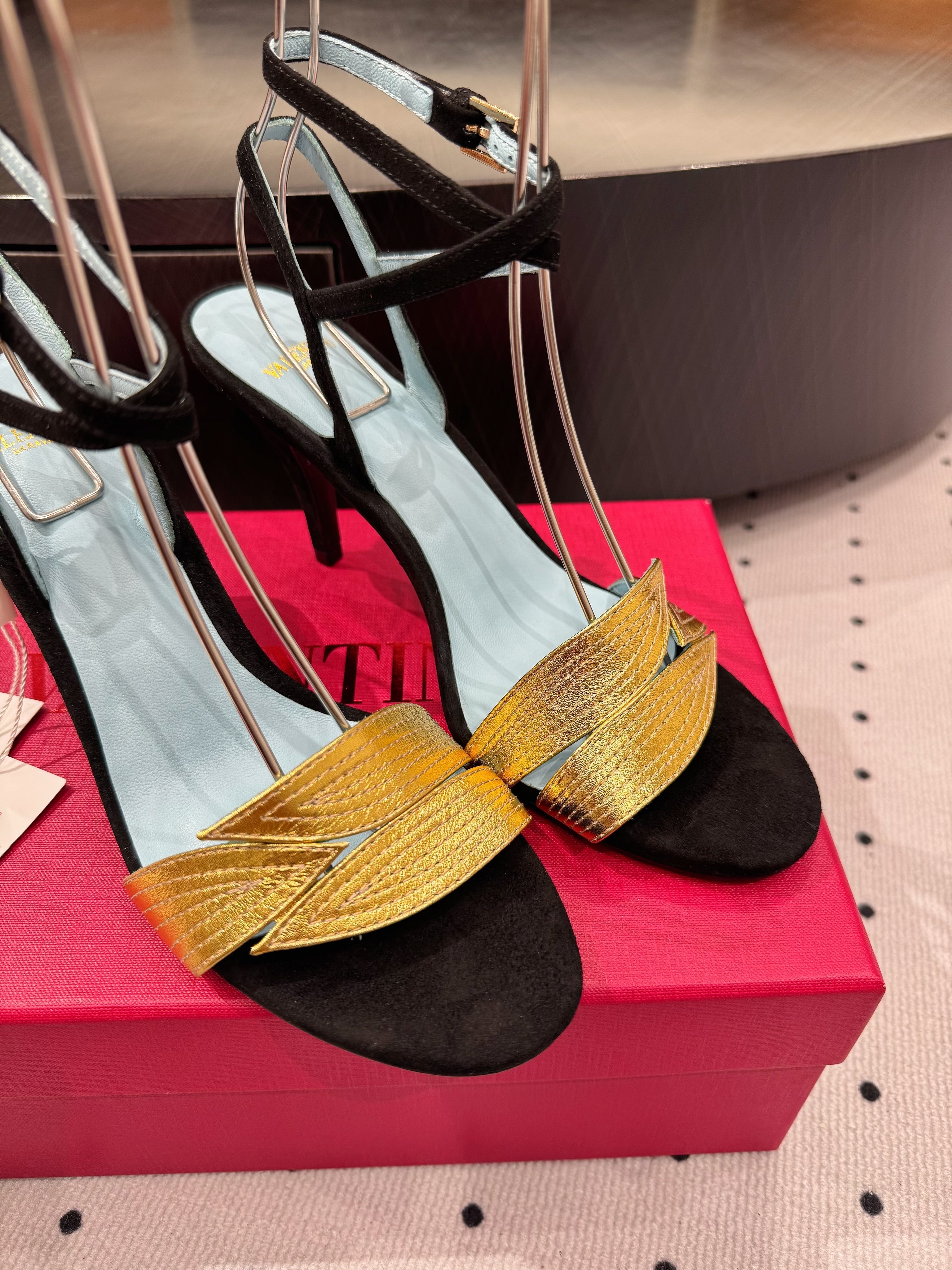 VLTN HIGH SANDAL 25S 60 MM IN BLACK SUEDE AND GOLD CALFSKIN