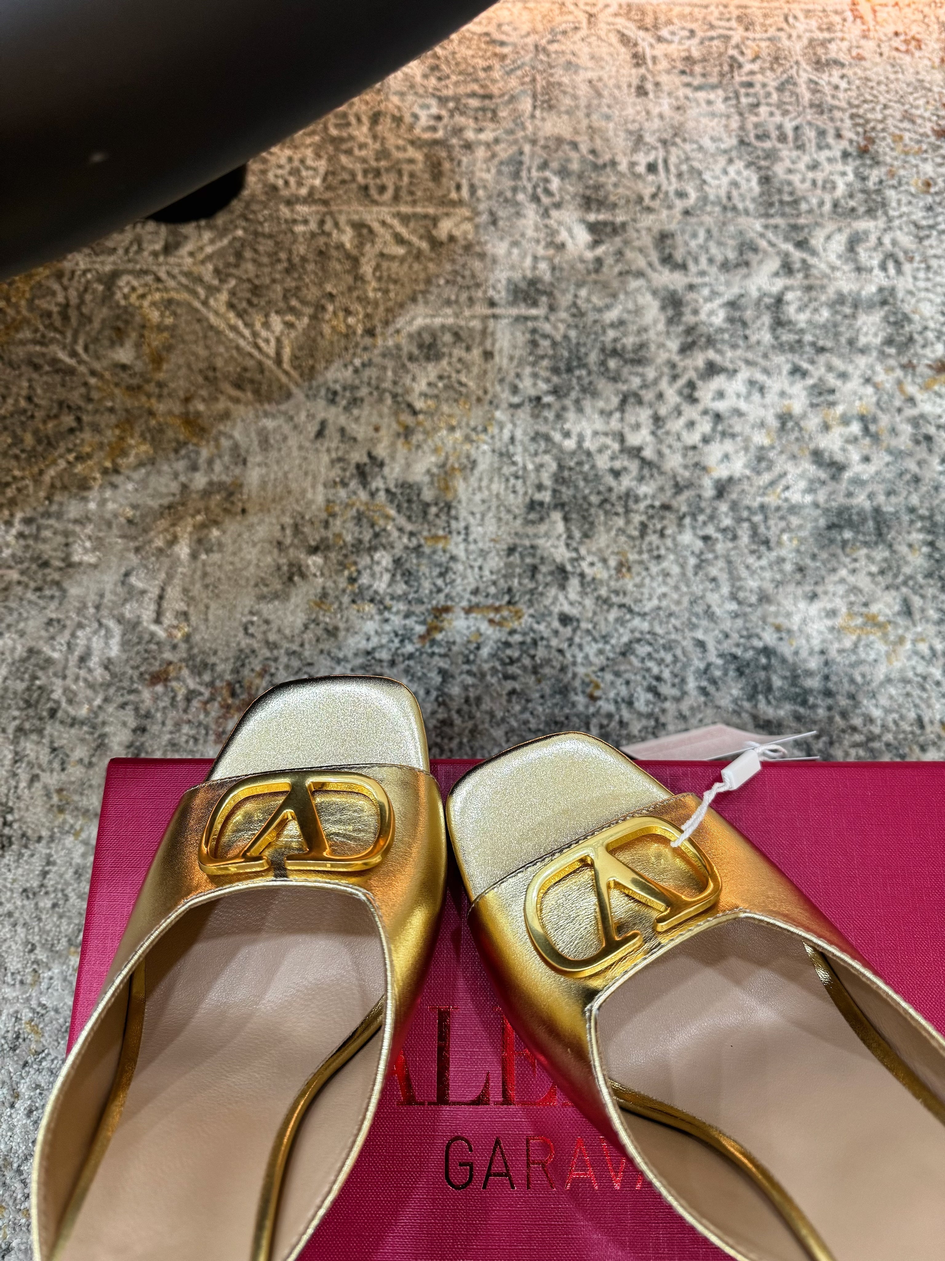 VALENTINO 26S HIGH HEEL SANDALS 105 MM IN METALLIC GOLD CALFSKIN