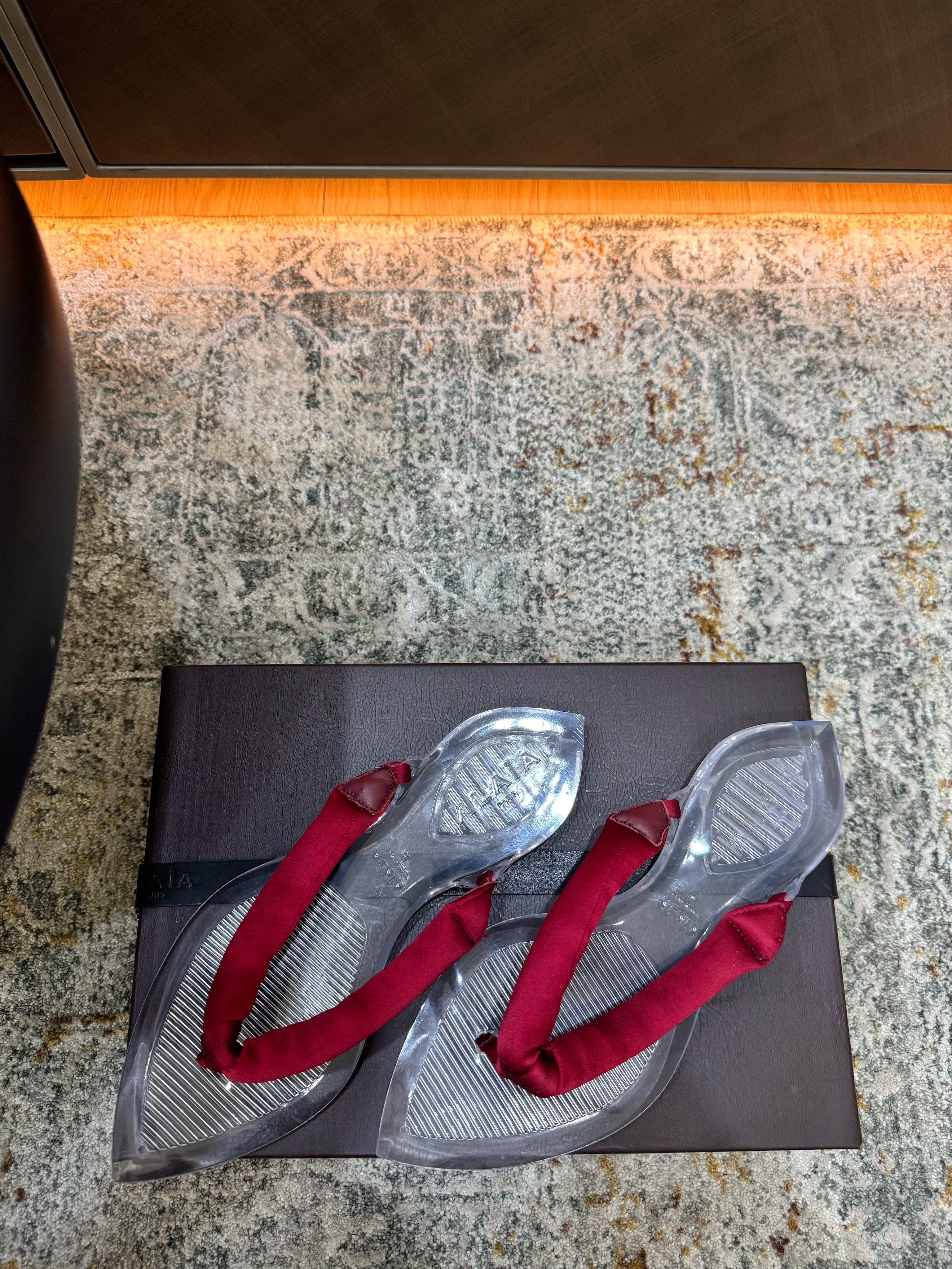 ALAIA 26S THONG SANDALS IN DARK RED SATIN AND TRANSPARENT PVC