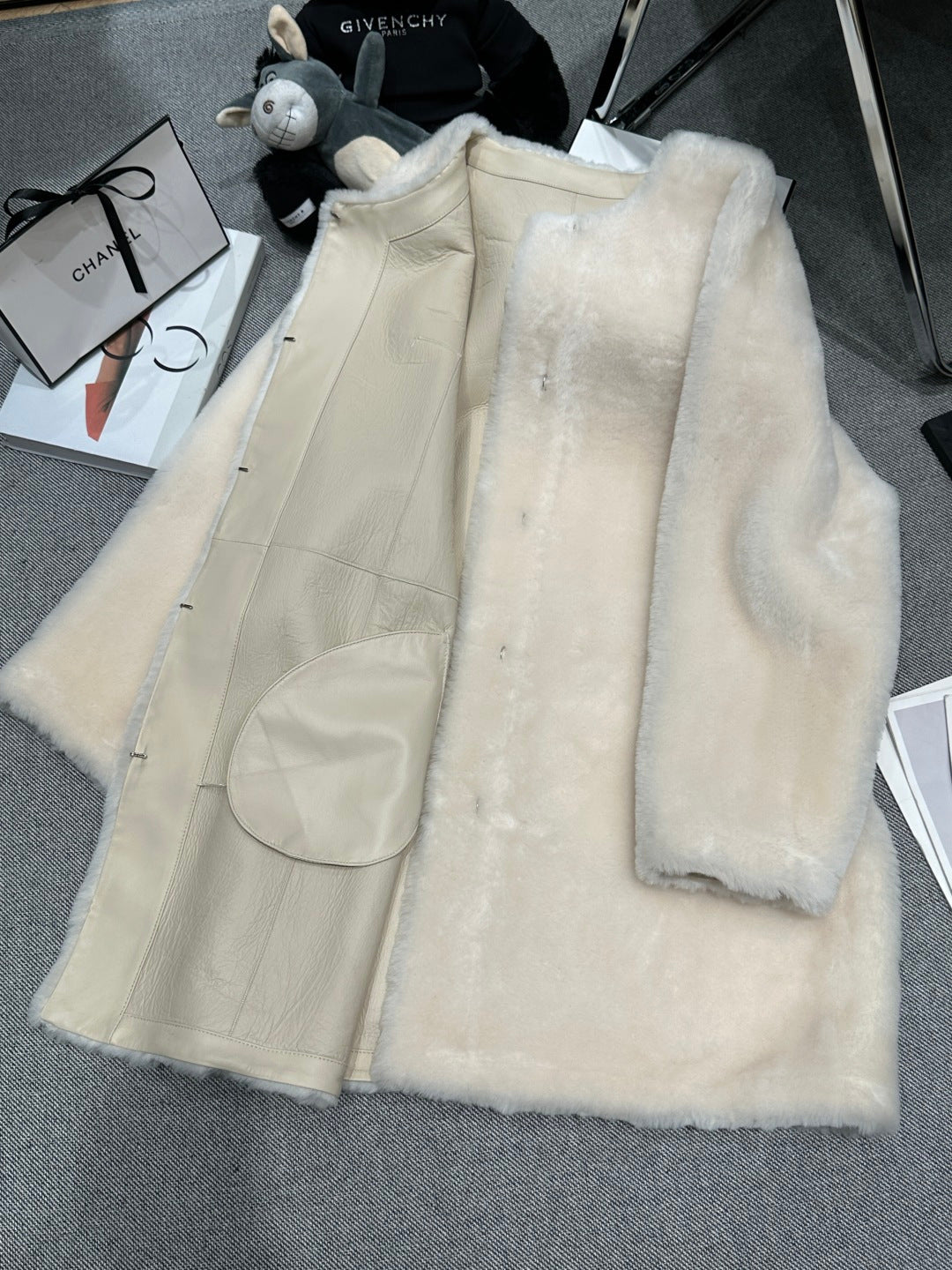 CHANEL 25S SHEEP FUR COAT 506