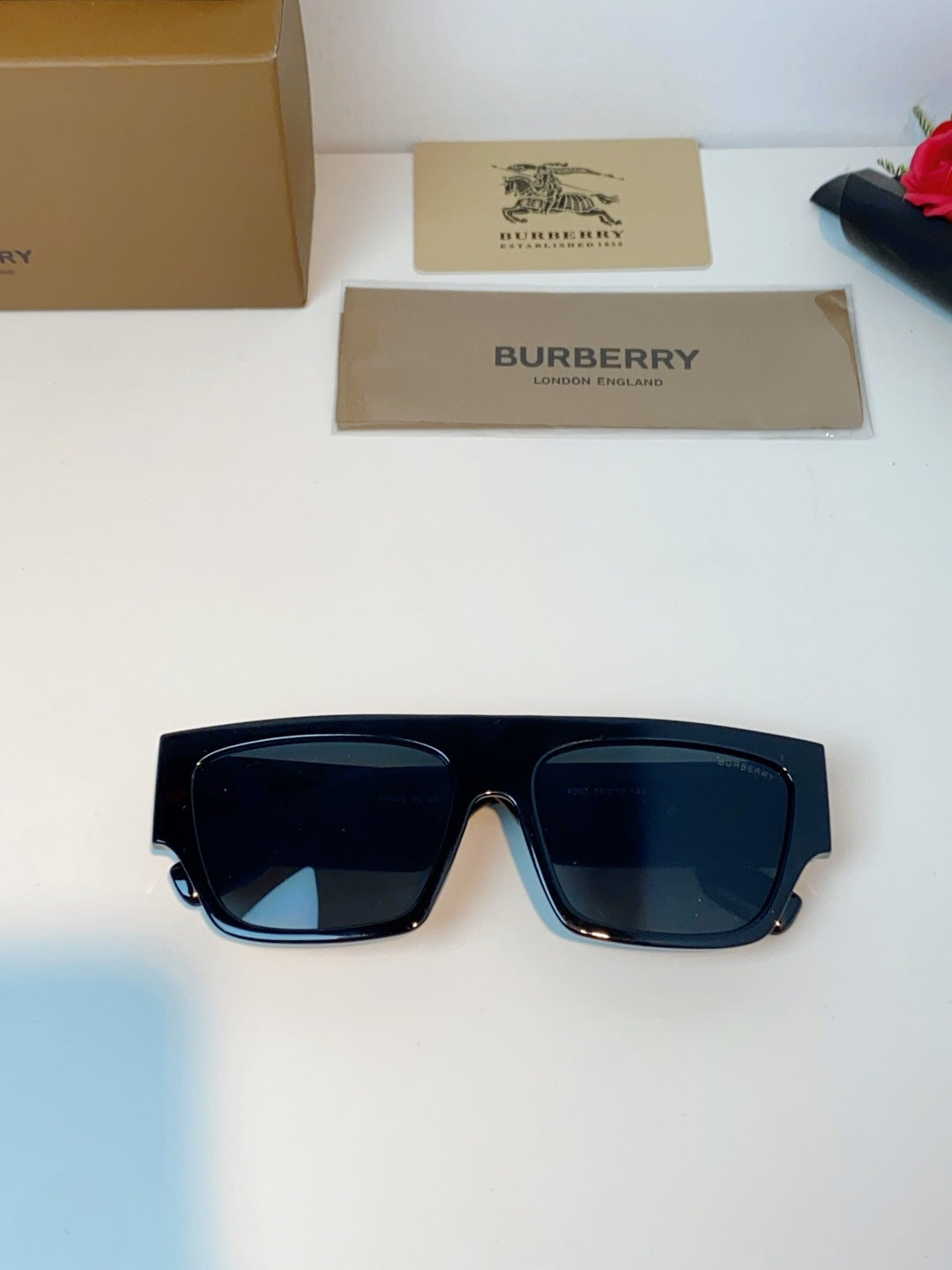 BURBERRY 26S OVERSIZED SQUARE FRAME IN ACETATE 411825