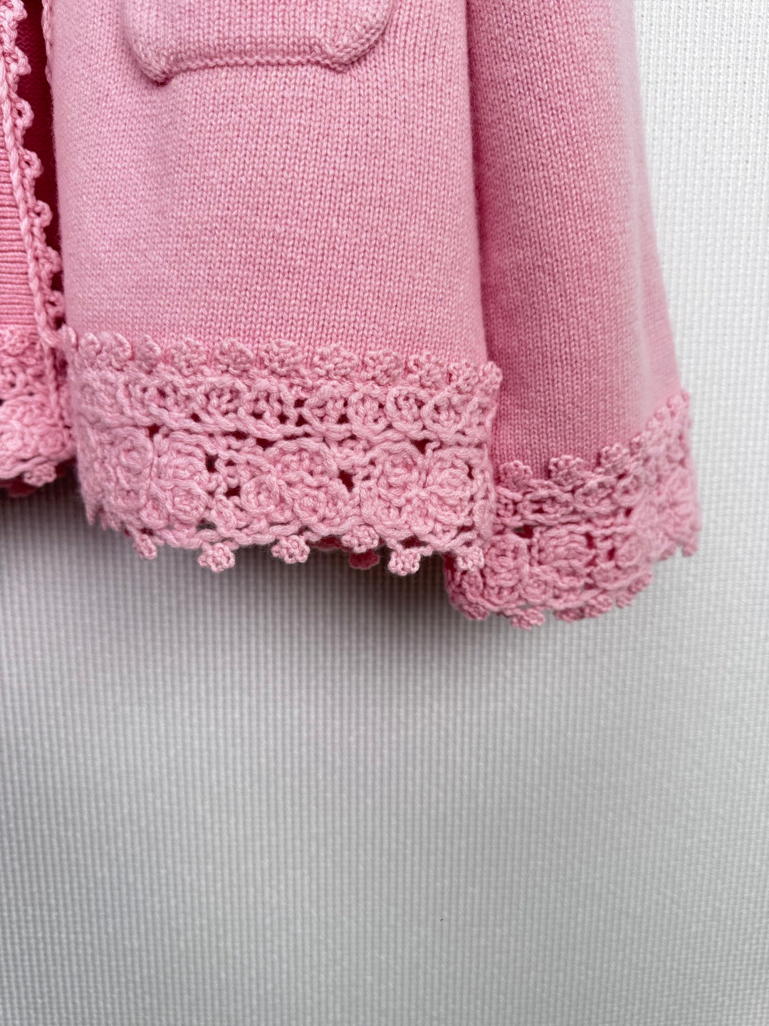 CHANEL 25S KNIT CARDIGAN WITH LACE COLLAR 415