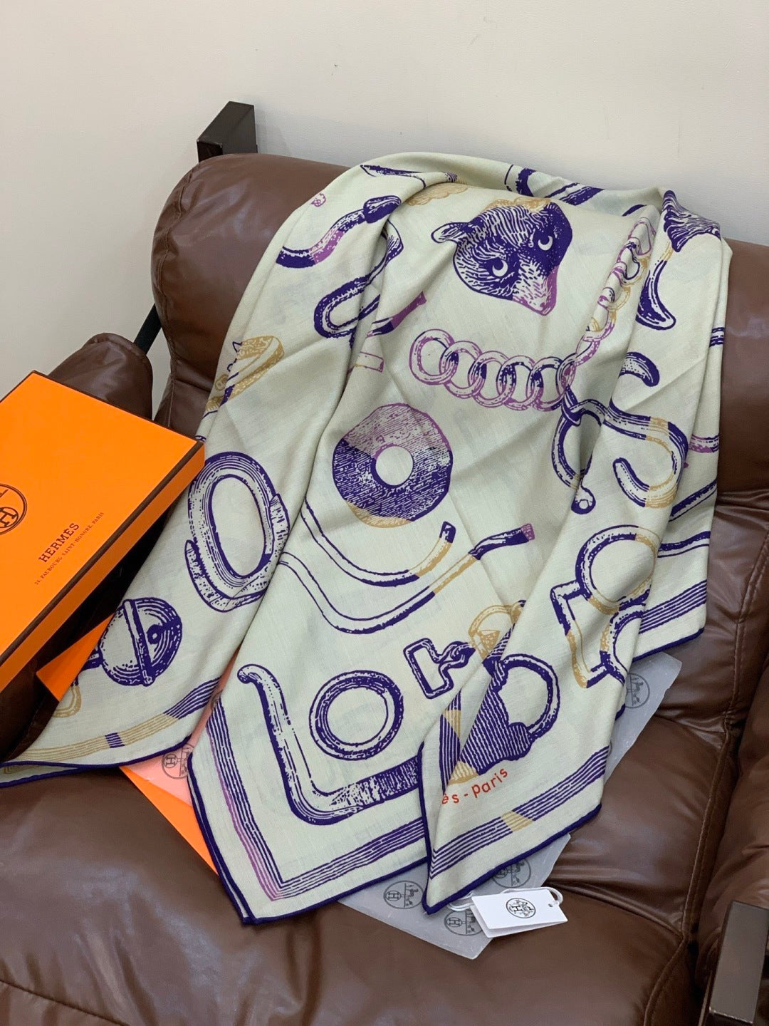 HERMES 25S SCARF 137 IN SILK CASHMERE 991688