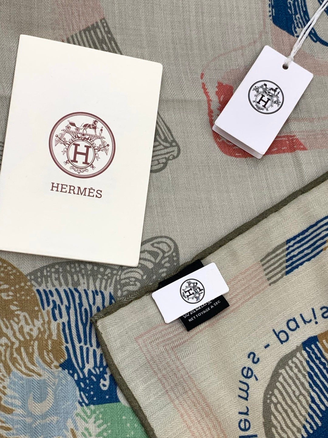 HERMES 25S SCARF 137 IN SILK CASHMERE 991689