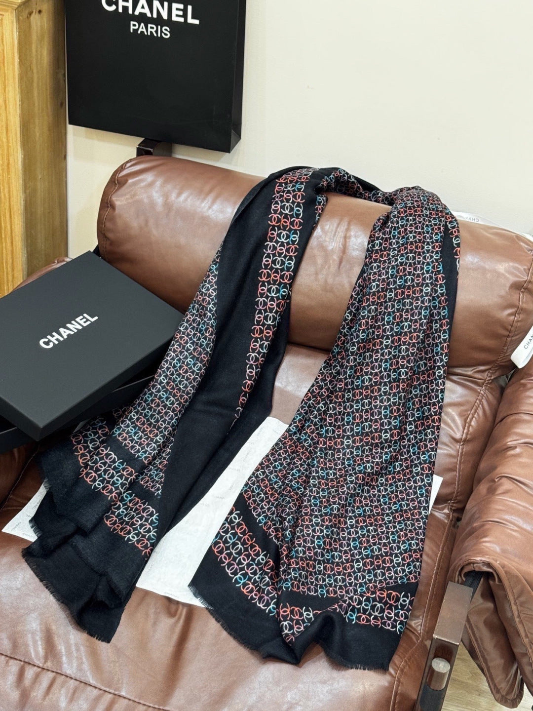 CHANEL 26S SCARF 200 IN CASHMERE AND SILK 306090