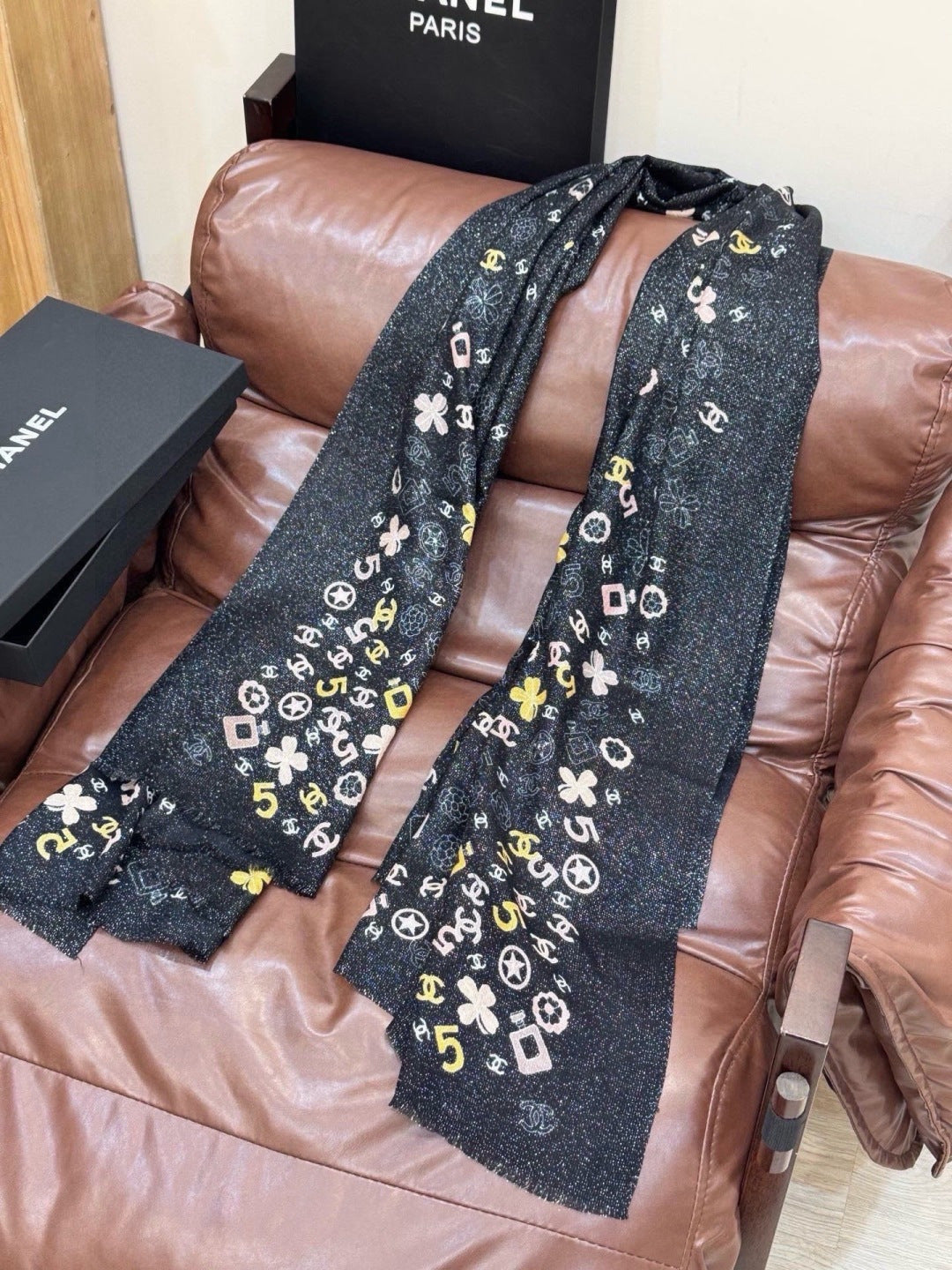 CHANEL 26S SCARF 200 IN CASHMERE AND SILK 307226