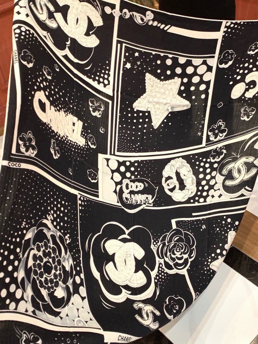 CHANEL 26S SCARF 140 IN SILK 311980