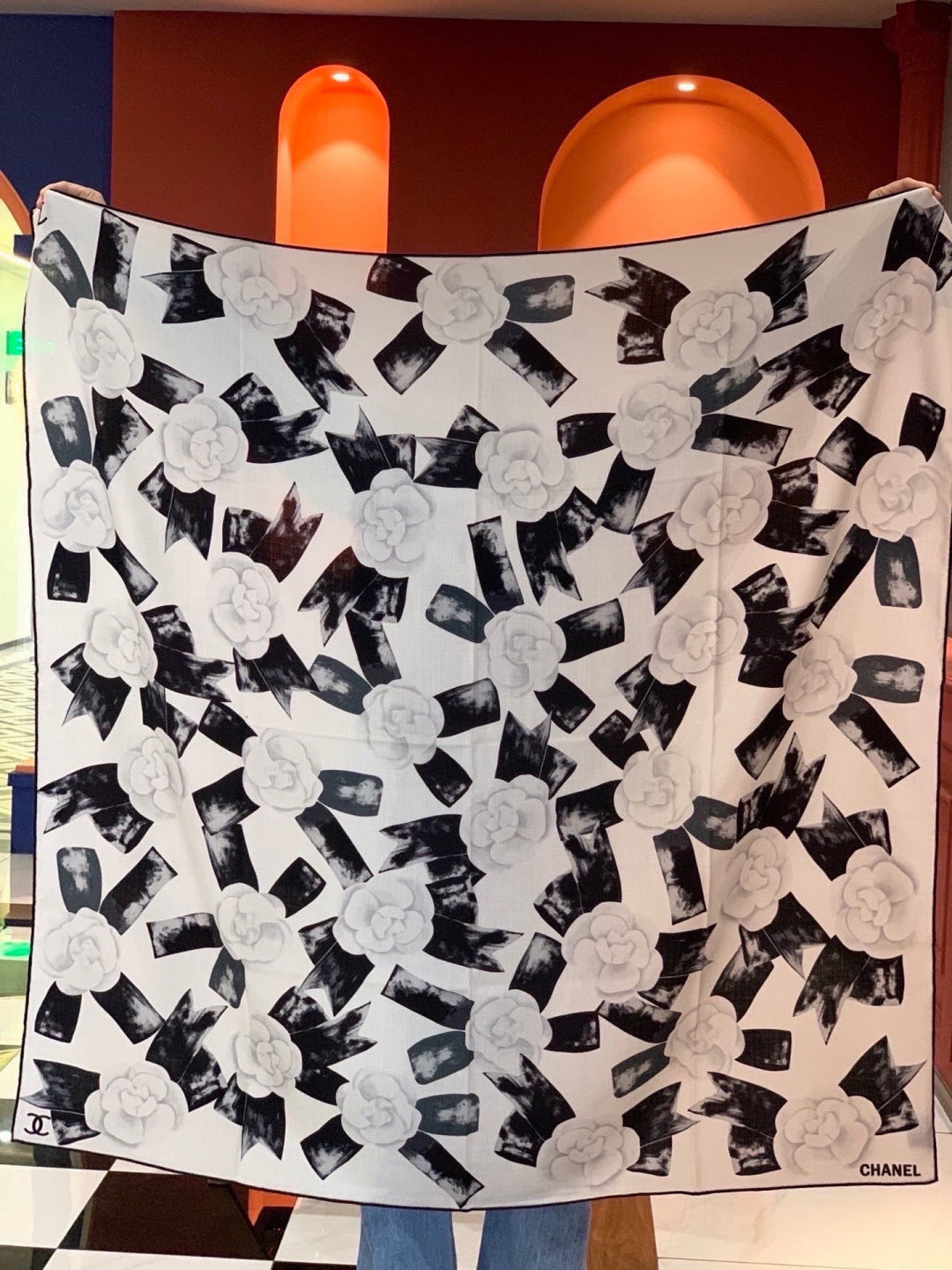 CHANEL 26S SCARF 140 IN SILK 311981