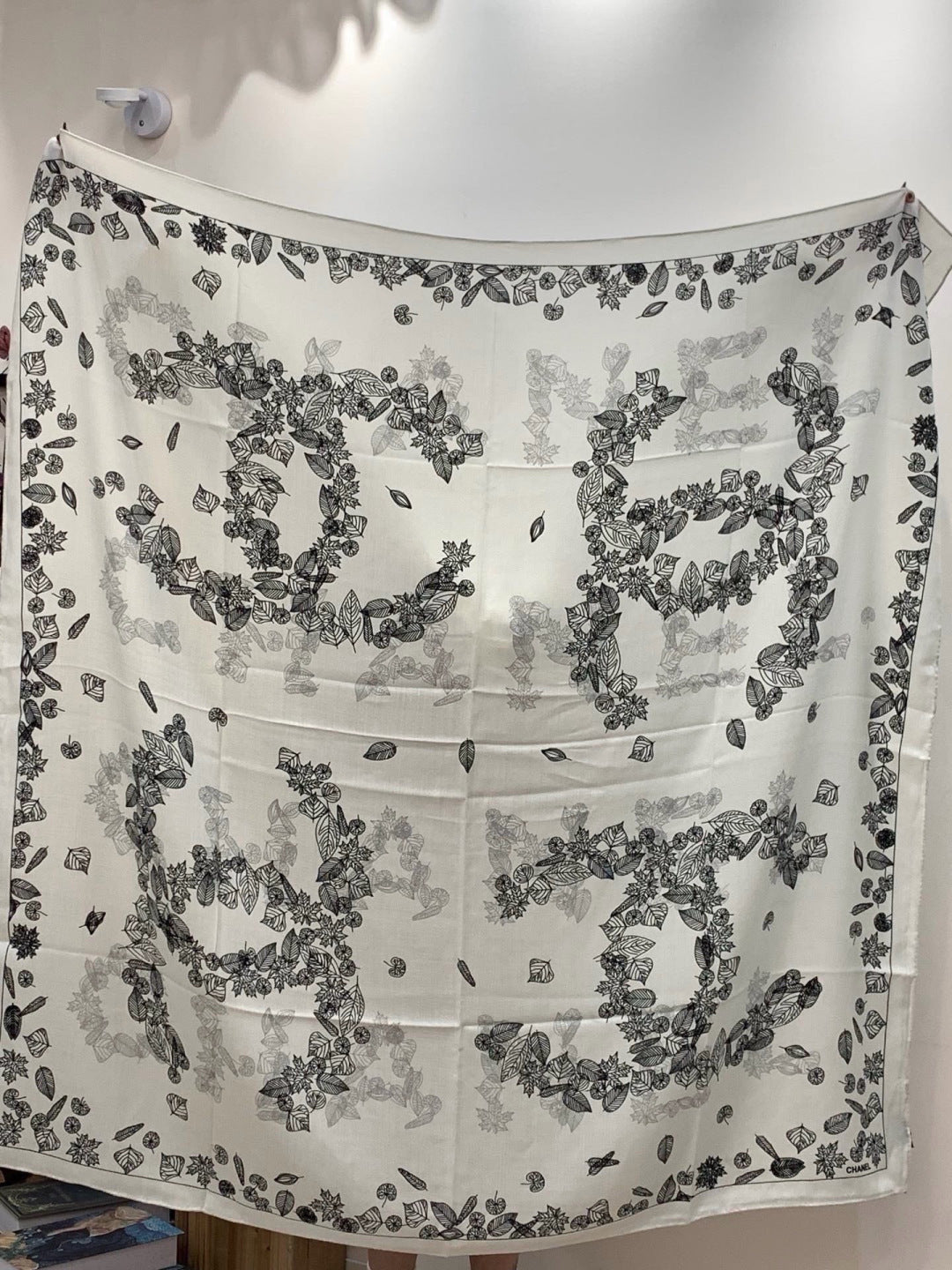 CHANEL 26S SCARF 135 IN SILK AND CASHMERE 313313
