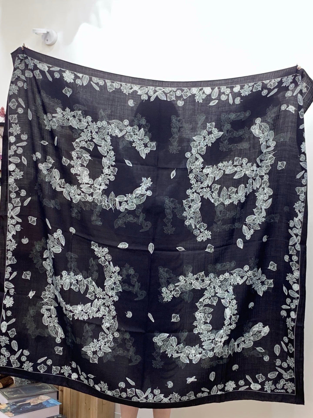 CHANEL 26S SCARF 135 IN SILK AND CASHMERE 313314