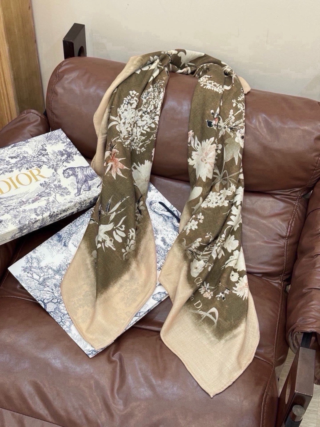 DIOR 26S SCARF 140 IN SILK AND CASHMERE 382974