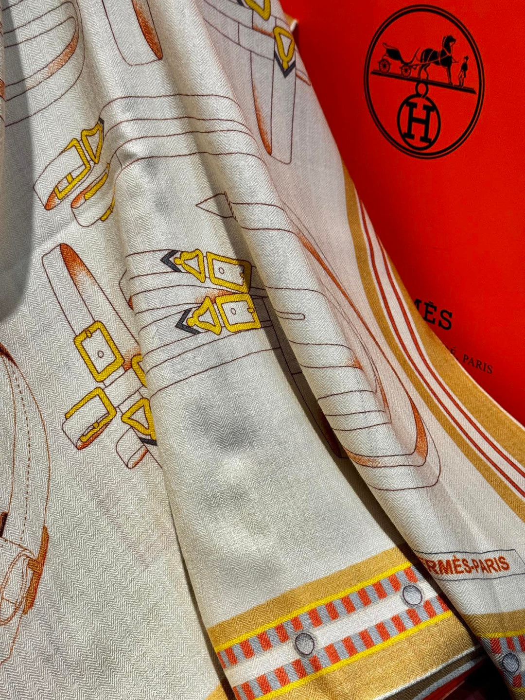 HERMES 26S SCARF 140 IN SILK AND CASHMERE 492440