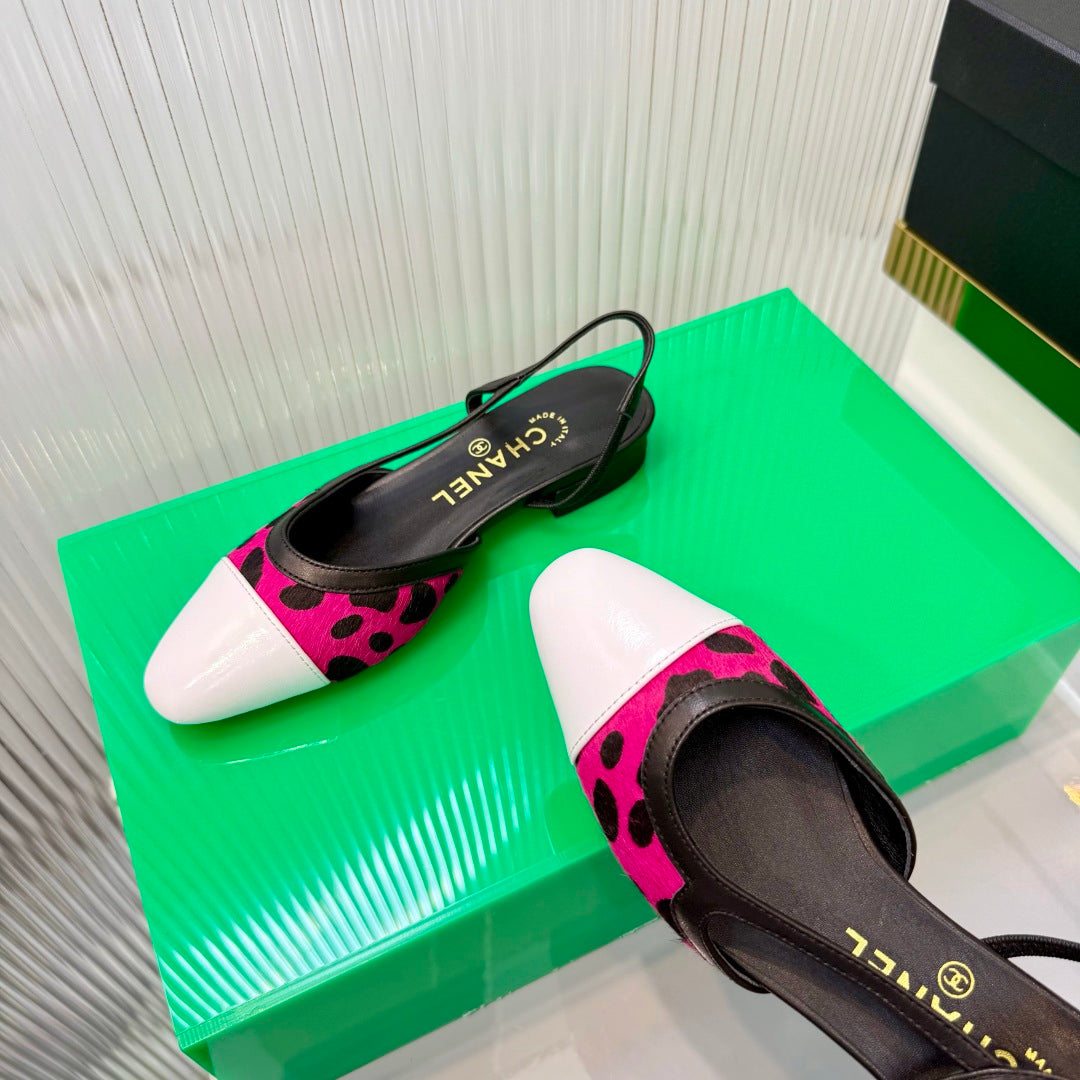 CHANEL 26S FLATS SLINGBACK IN WHITE PATENT CALFSKIN WITH DARK PINK PONY HAIR