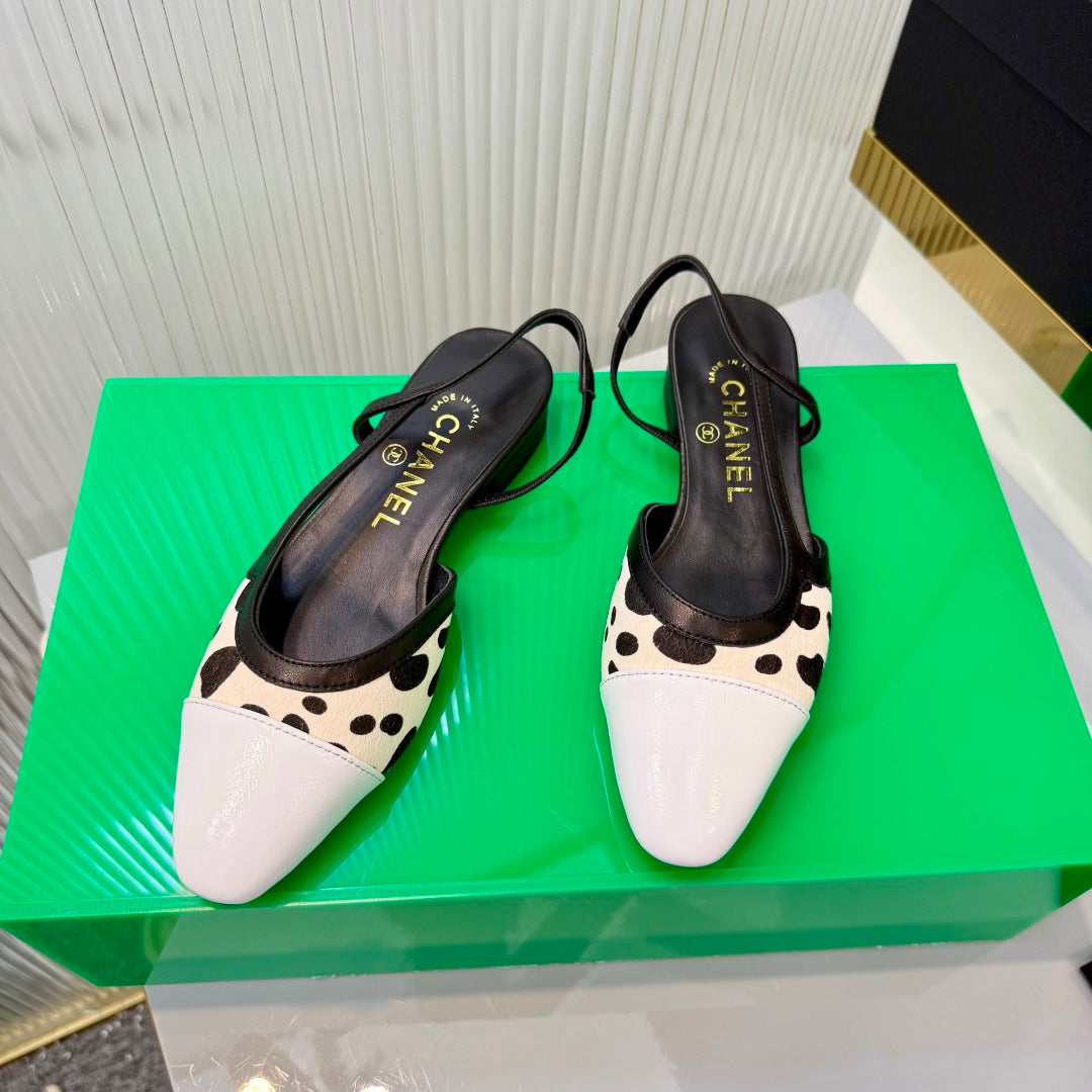 CHANEL 26S FLATS SLINGBACK IN WHITE PATENT CALFSKIN WITH LIGHT BEIGE PONY HAIR
