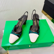 CHANEL 26S HIGH-HEEL SLINGBACKS 50 MM IN WHITE CALFSKIN AND TEAL PONY HAIR