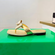 CHANEL 26S THONG SANDALS IN GOLD LAMBSKIN AND FABRIC WITH BOW