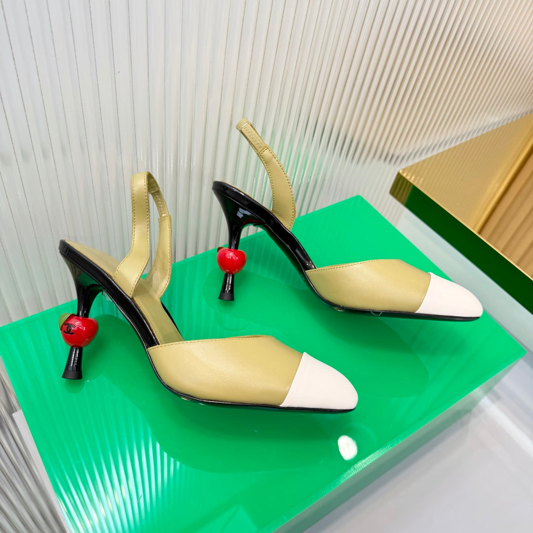 CHANEL 26S SLINGBACK POINTED-TOE HEELS 95 MM IN LIGHT OLIVE GREEN LAMBSKIN WITH WHITE CAP TOE