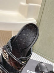 CHANEL 25S STRAP SANDALS IN BLACK PATENT CALFSKIN SILVER HARDWARE