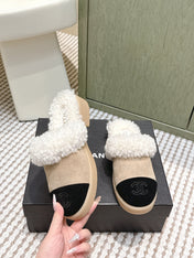 CHANEL 25S INDOOR SLIPPERS IN BEIGE AND BLACK SUEDE FUR-LINED