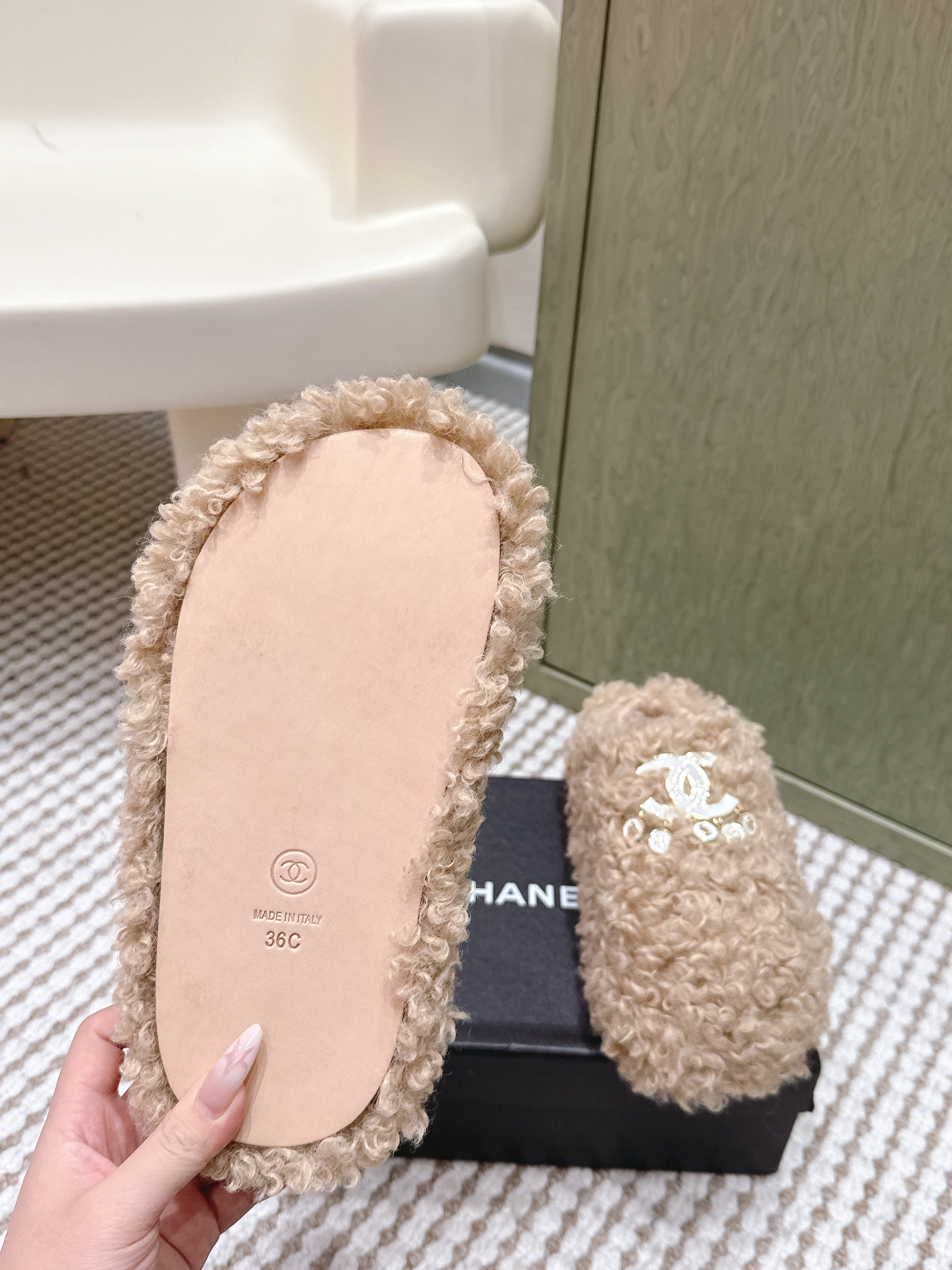 CHANEL 25S CLASSIC FURRY SLIDES IN LIGHT BROWN WITH DOUBLE C LOGO