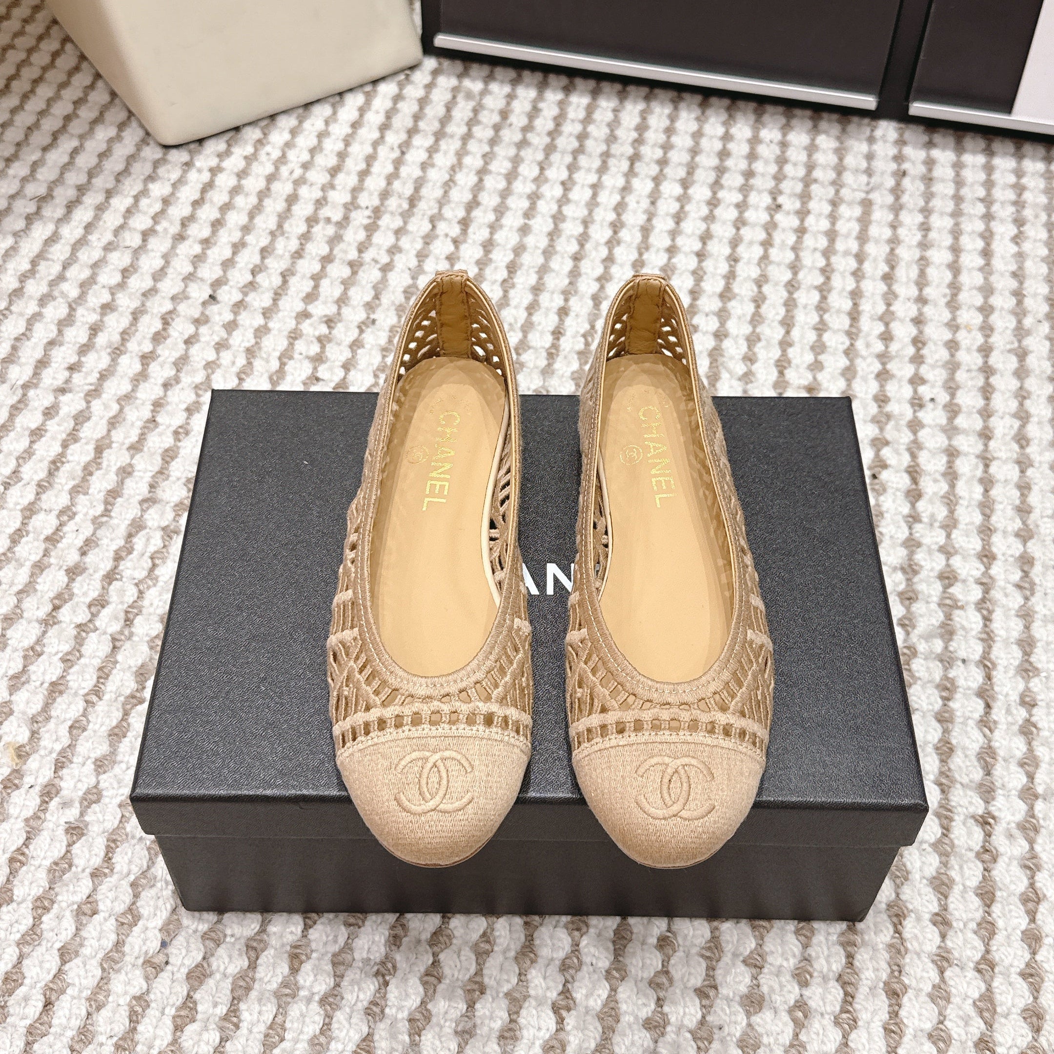 CHANEL 26S BALLET FLATS IN BEIGE MESH AND FABRIC