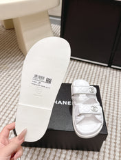 CHANEL 26S SANDALS IN WHITE CALFSKIN