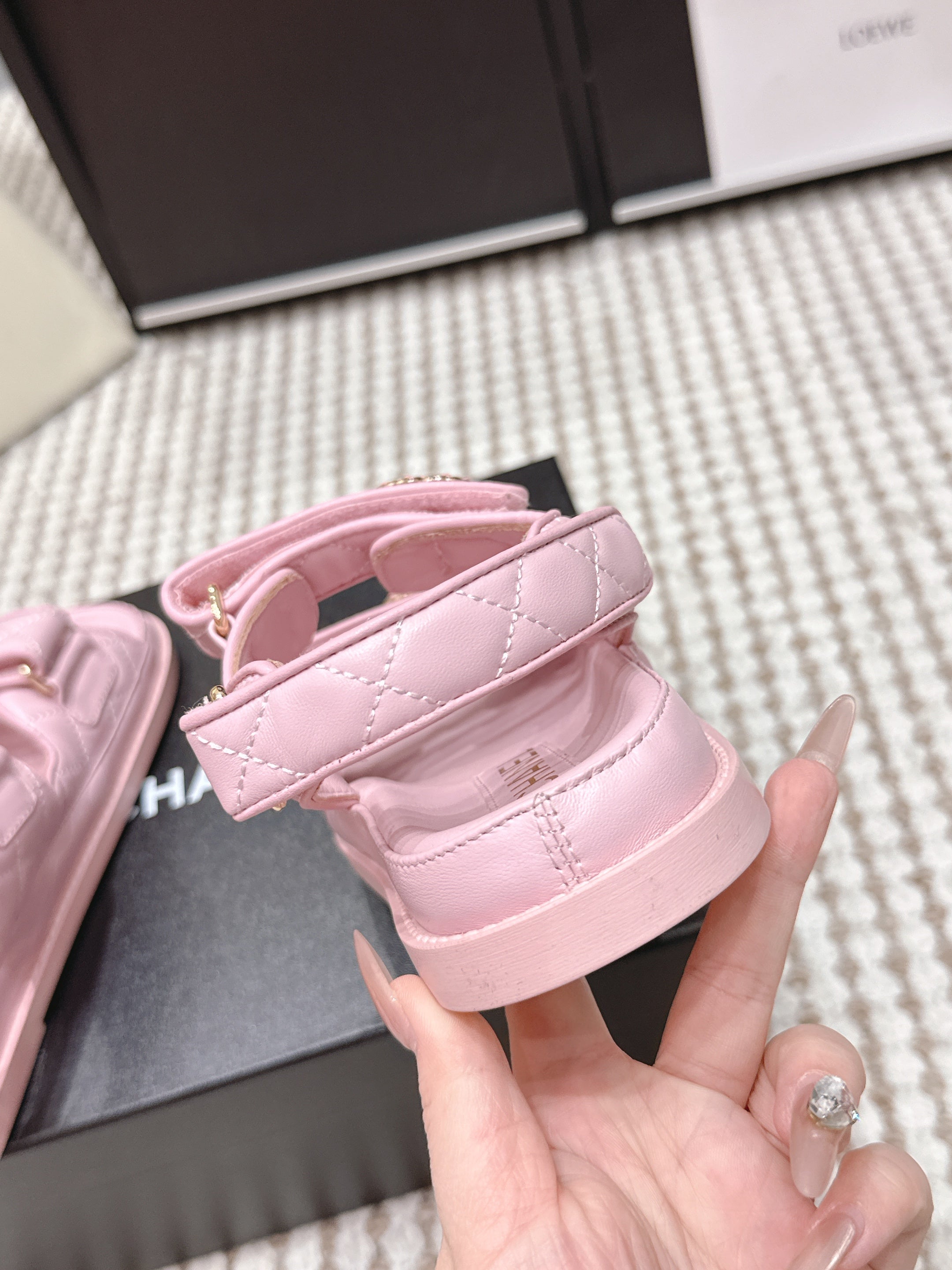 CHANEL 26S QUILTED DAD SANDALS IN LIGHT PINK CALFSKIN