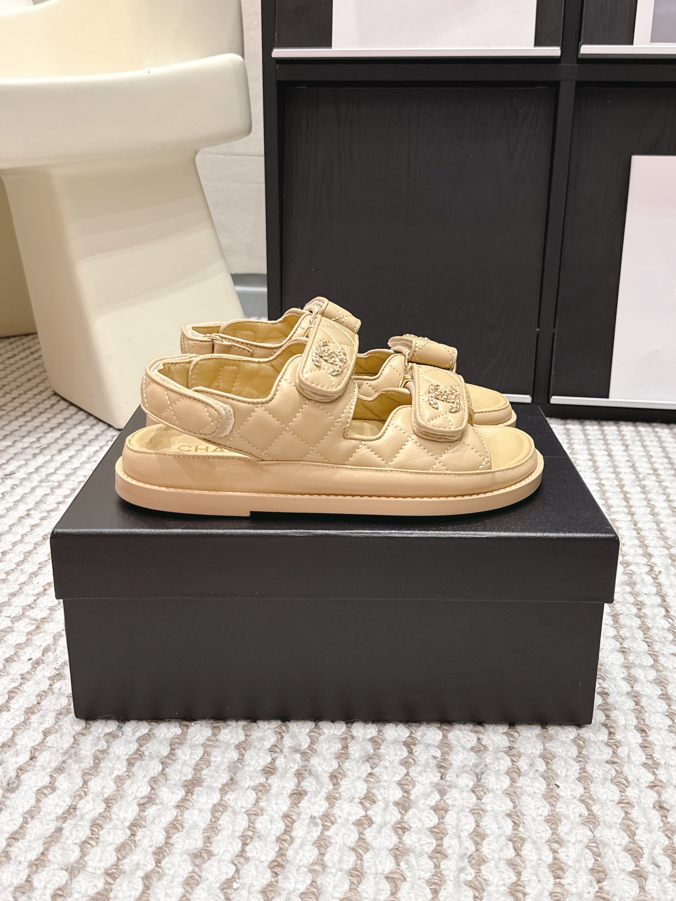 CHANEL 26S QUILTED DAD SANDALS IN LIGHT SAND BEIGE CALFSKIN