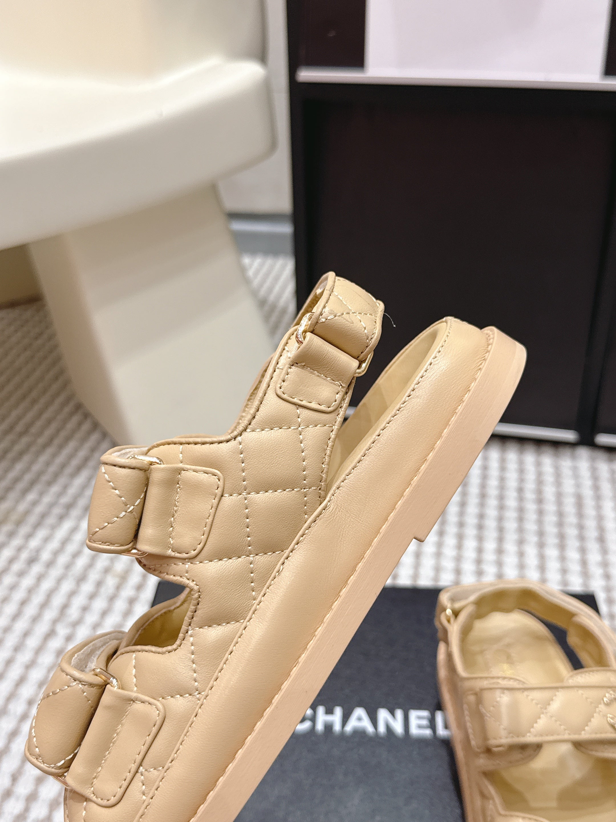 CHANEL 26S QUILTED DAD SANDALS IN LIGHT SAND BEIGE CALFSKIN