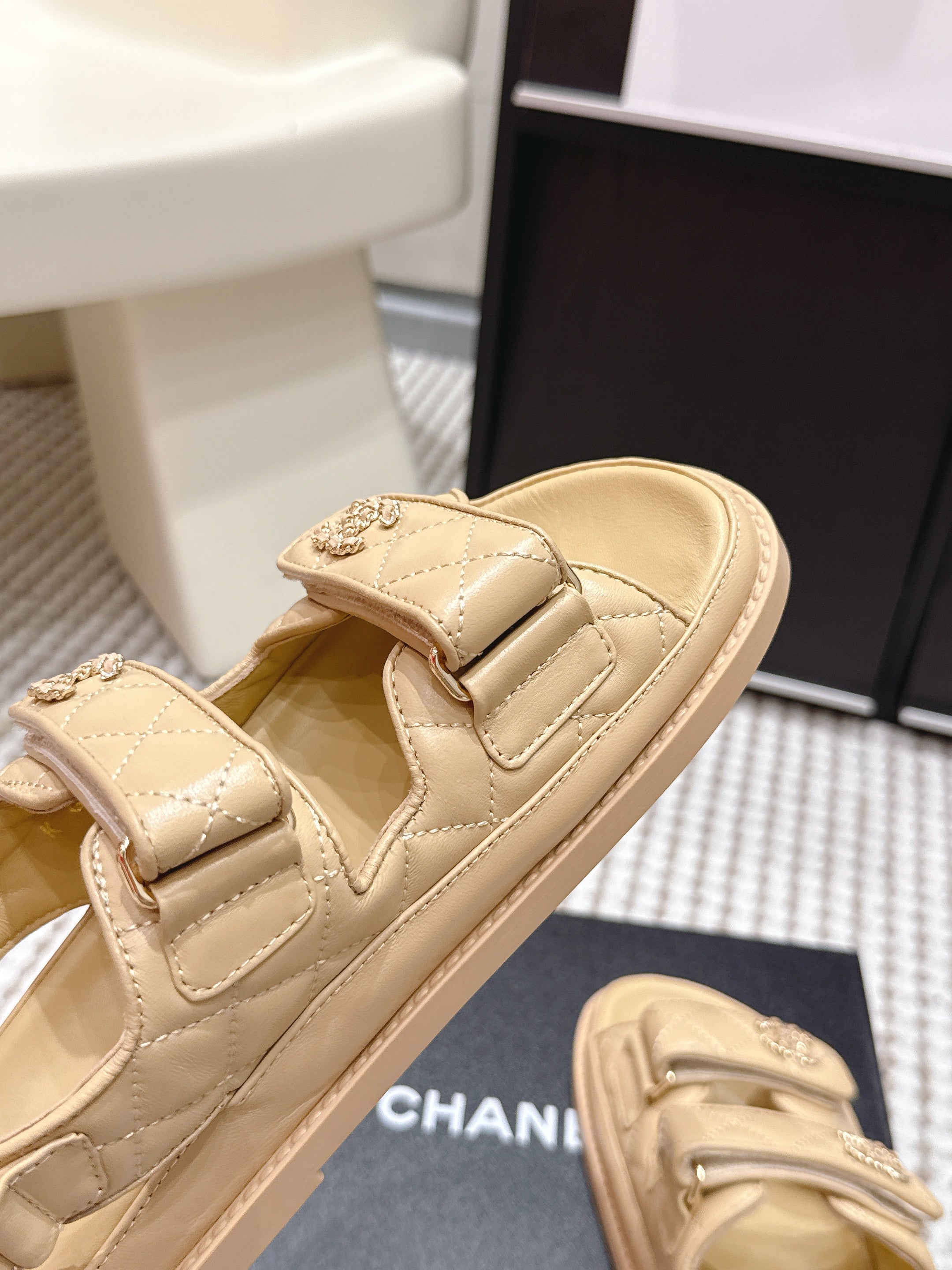 CHANEL 26S QUILTED DAD SANDALS IN LIGHT SAND BEIGE CALFSKIN