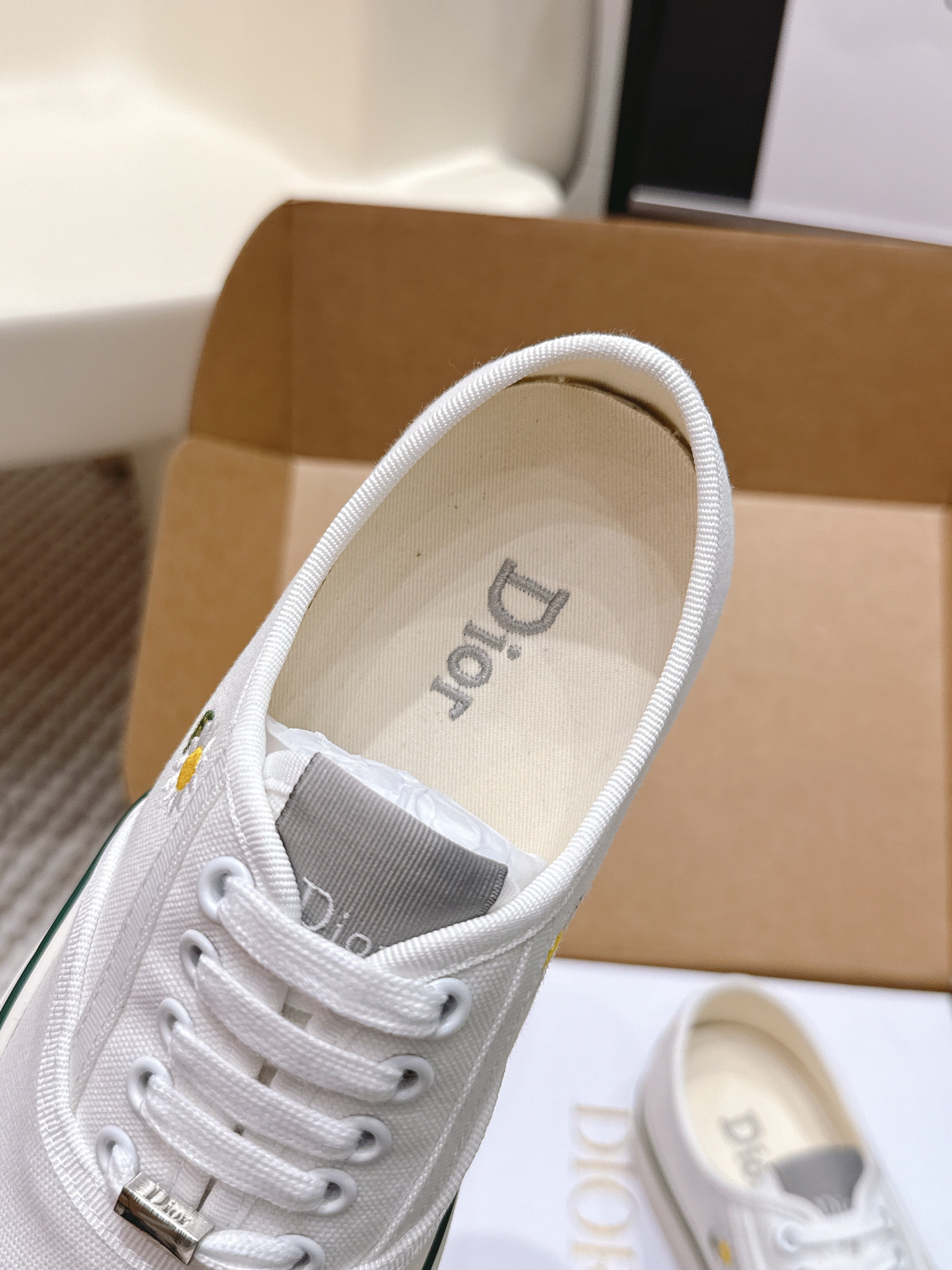 DIOR 26S SALTWIND SNEAKER IN WHITE FABRIC STYLE 4