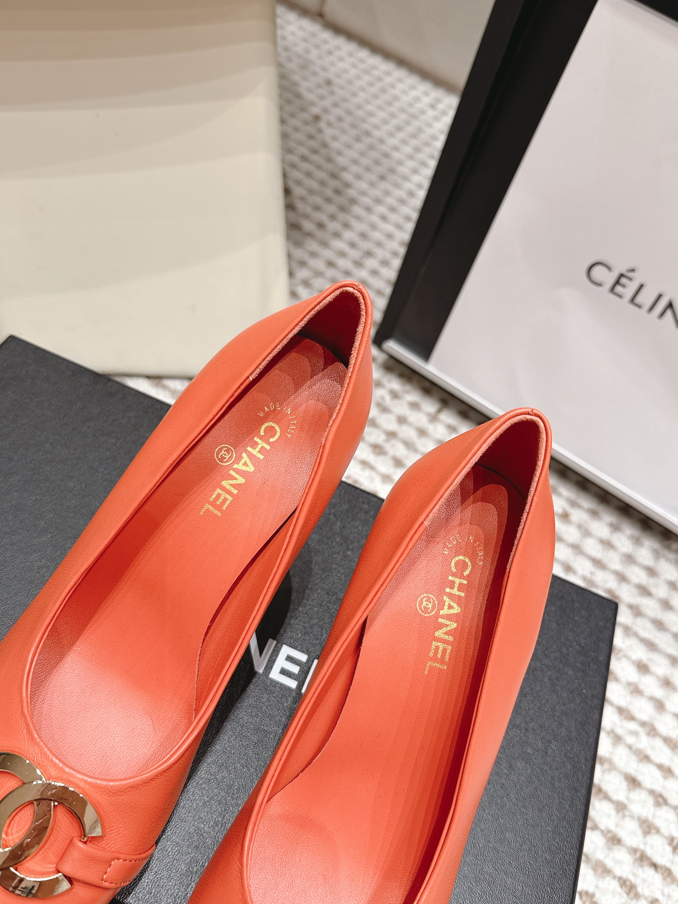 CHANEL 26S HIGH HEELS 95 MM IN ORANGE CALFSKIN WITH GOLD-TONE CC LOGO