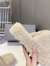 BALENCIAGA 25S SLIPPERS IN BEIGE FAUX SHEARLING