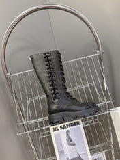 DIOR 25S D-ROAD BOOT IN BLACK GRAINED CALFSKIN