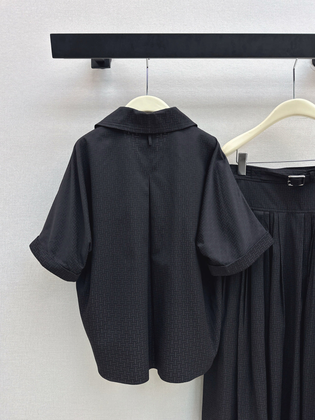 HERMES 26S SHIRT AND SKIRT SET 525