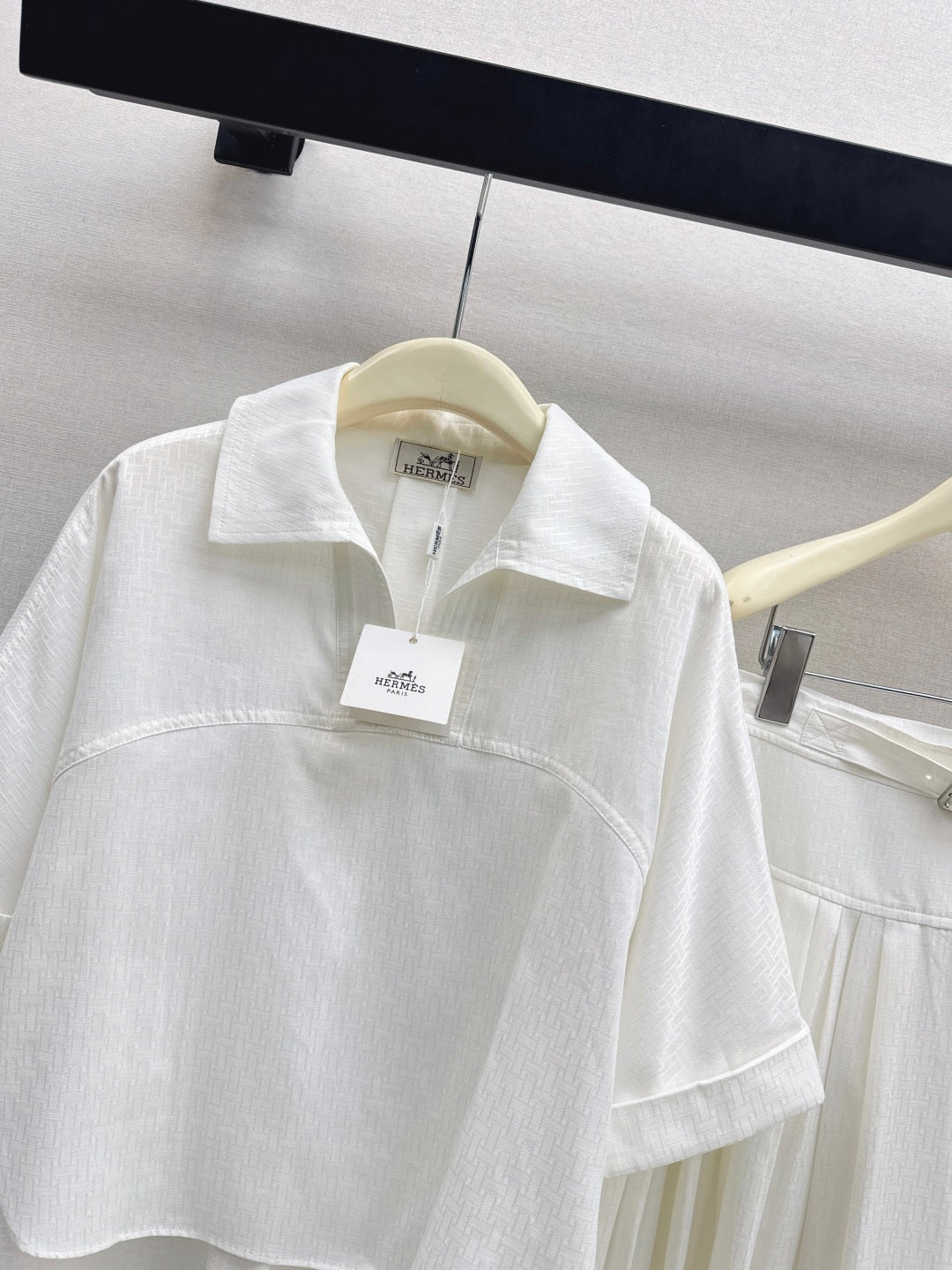 HERMES 26S SHIRT AND SKIRT SET 524