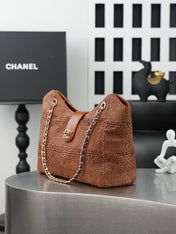 CHANEL 25S SHOULDER BAG 32 IN CARAMEL BROWN RAFFIA AND CALFSKIN GOLD HARDWARE
