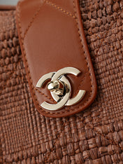 CHANEL 25S SHOULDER BAG 32 IN CARAMEL BROWN RAFFIA AND CALFSKIN GOLD HARDWARE