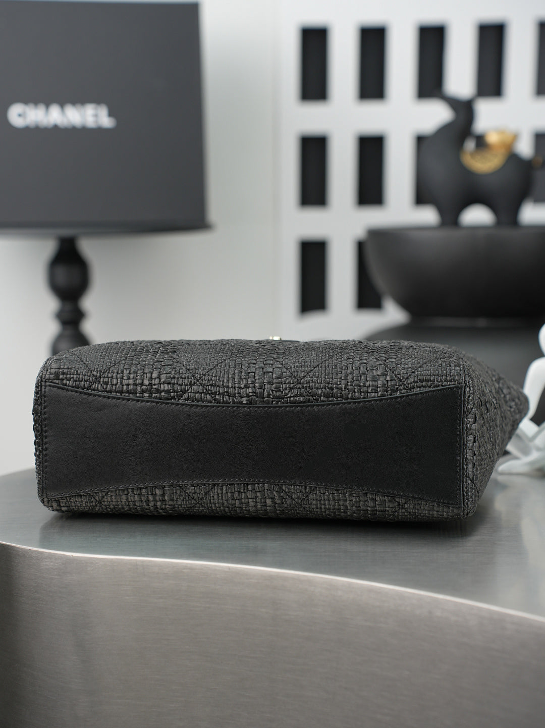 CHANEL 25S SHOULDER BAG 32 IN BLACK RAFFIA AND CALFSKIN GOLD HARDWARE