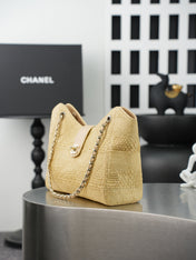 CHANEL 25S SHOULDER BAG 32 IN NATURAL RAFFIA AND CALFSKIN GOLD HARDWARE