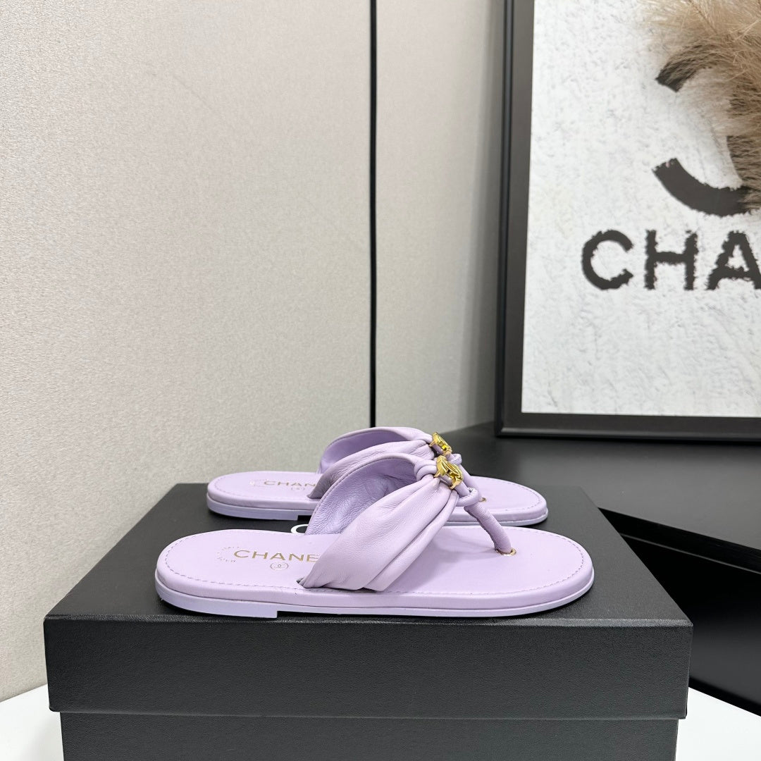 CHANEL 26S THONG SANDALS IN LIGHT PURPLE LAMBSKIN