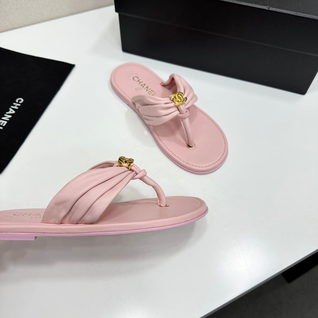 CHANEL 26S THONG SANDALS IN LIGHT PINK LAMBSKIN